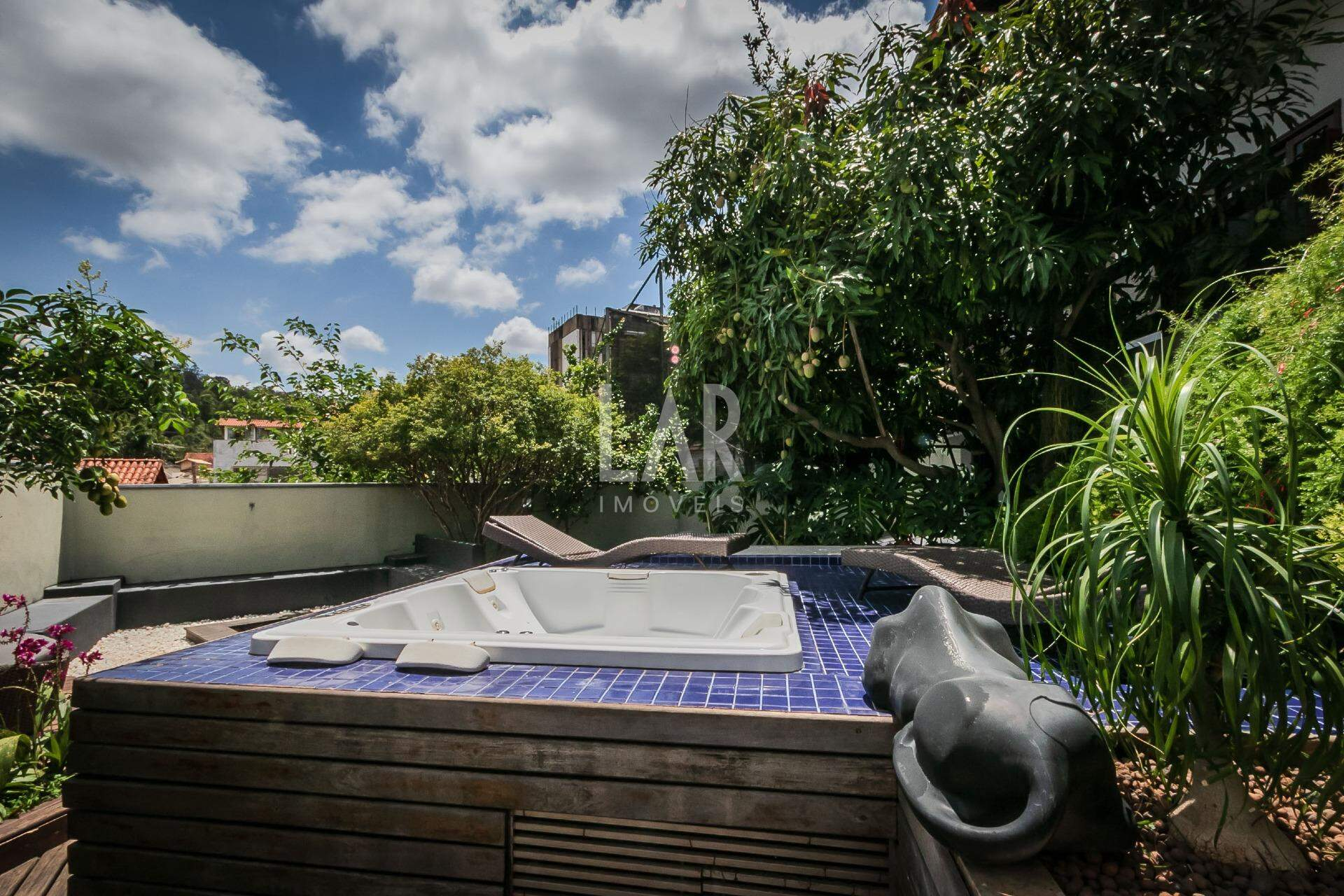 Casa de 3 quartos à venda, Santa Lúcia, Belo Horizonte - MG