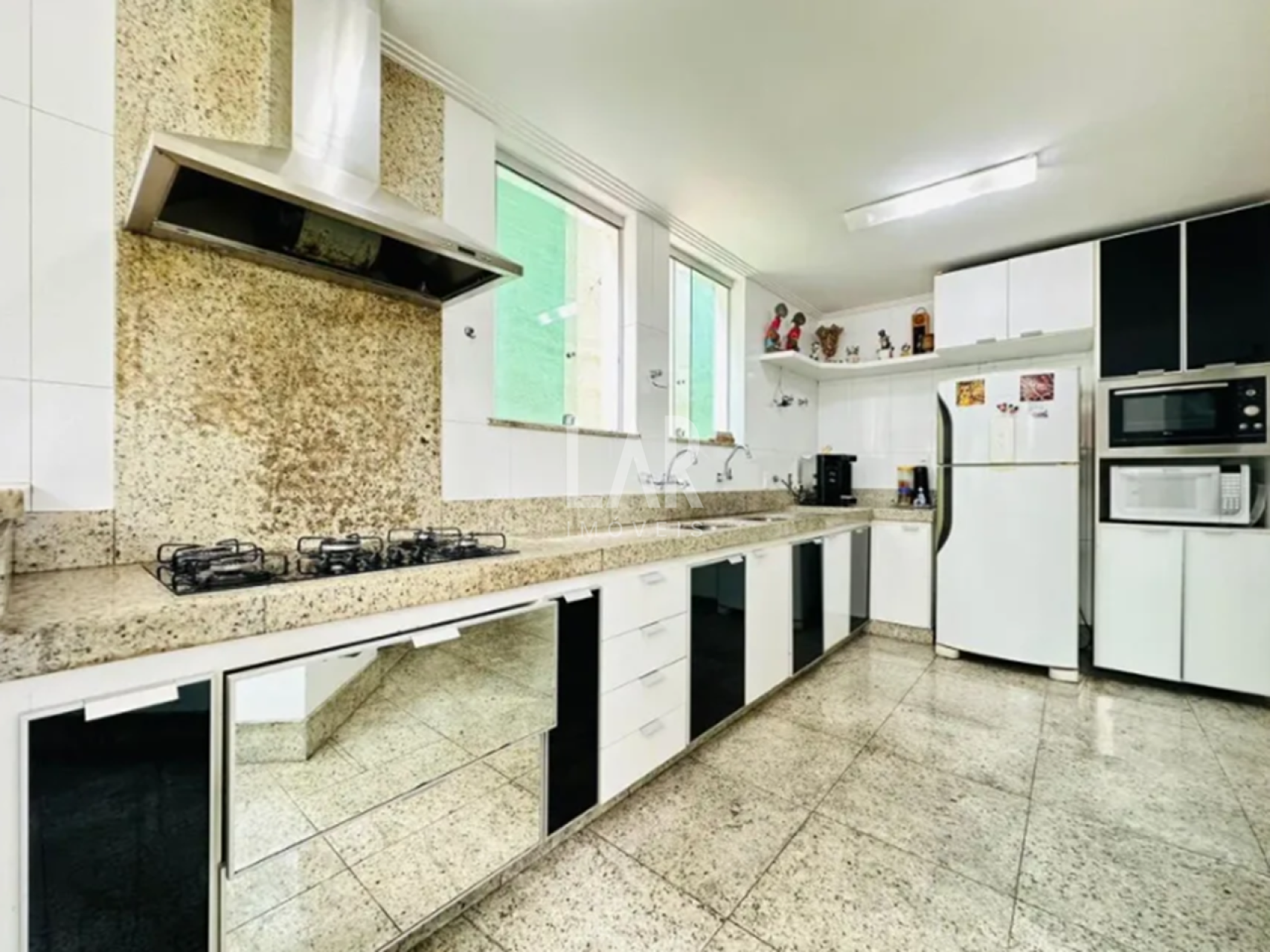 Casa de 3 quartos à venda, Santa Amélia, Belo Horizonte - MG