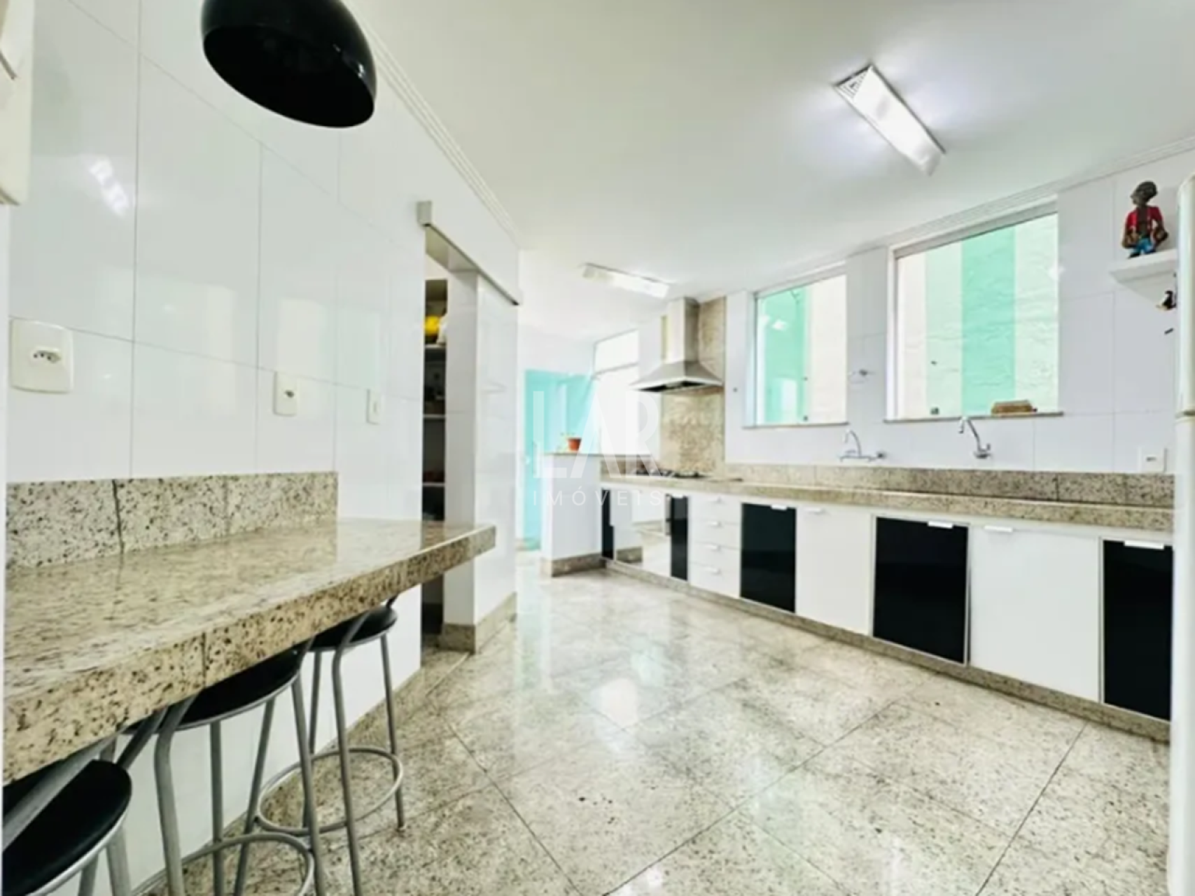 Casa de 3 quartos à venda, Santa Amélia, Belo Horizonte - MG
