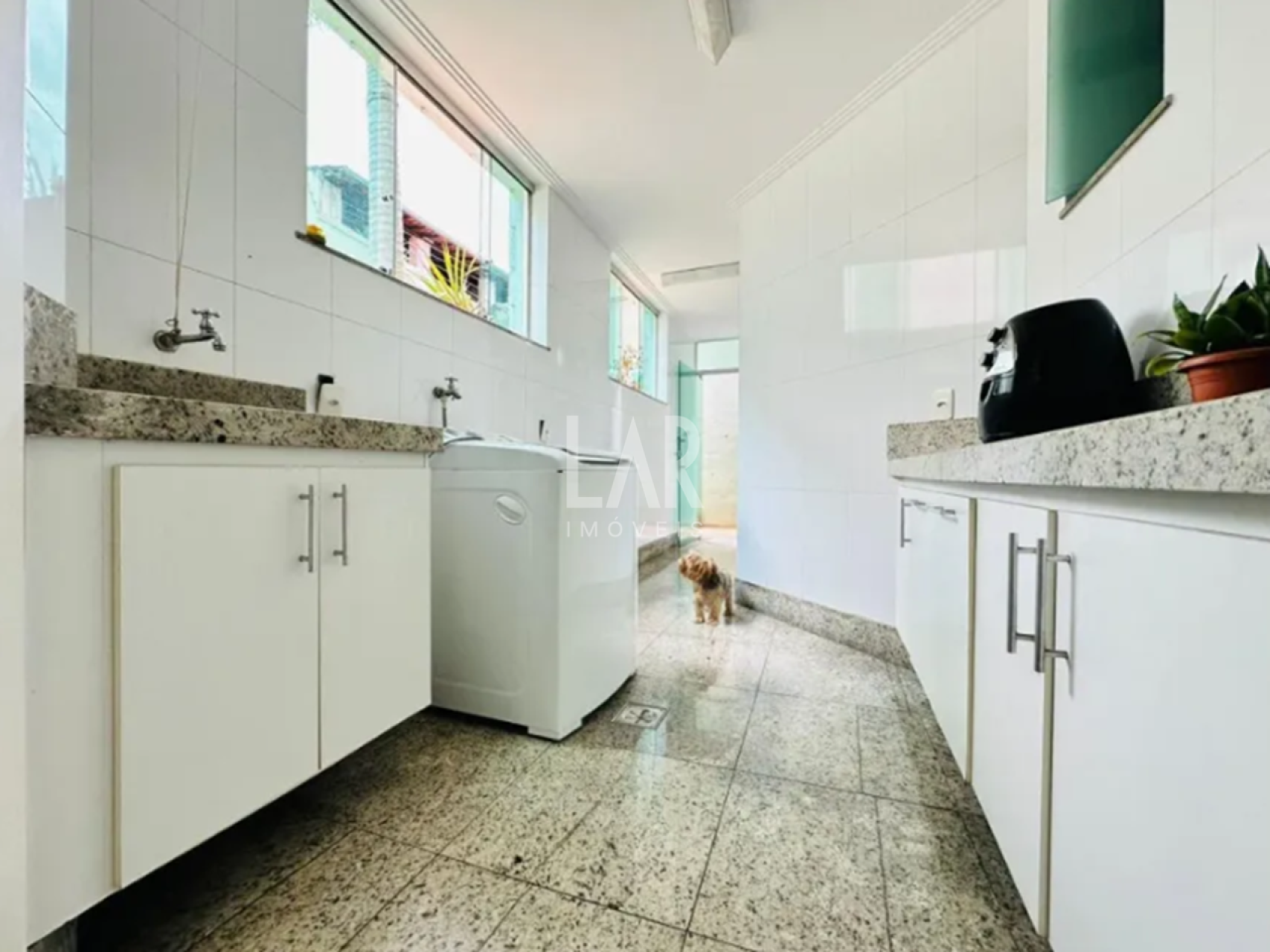 Casa de 3 quartos à venda, Santa Amélia, Belo Horizonte - MG