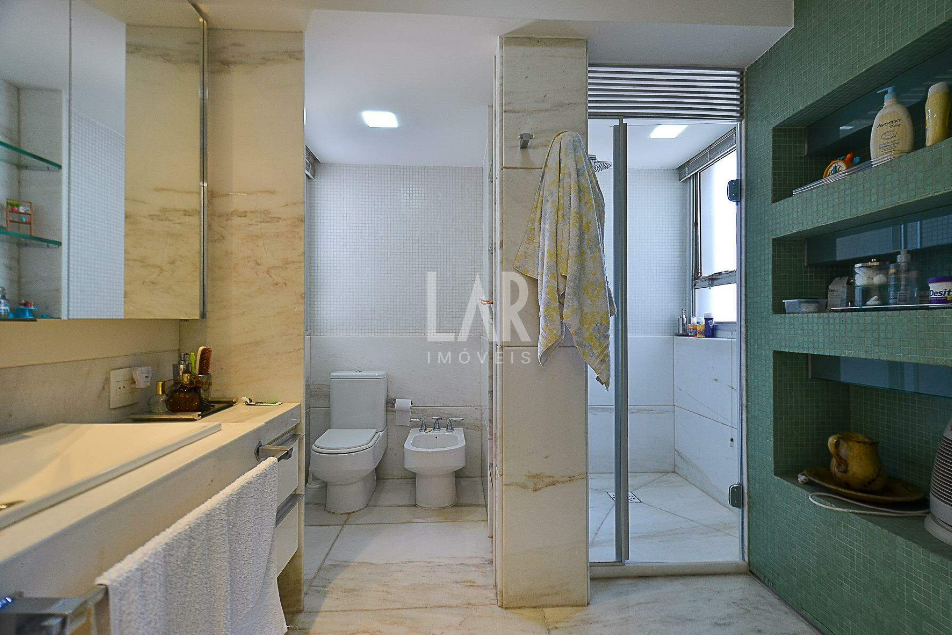 Apartamento de 4 quartos para alugar, Belvedere, Belo Horizonte - MG