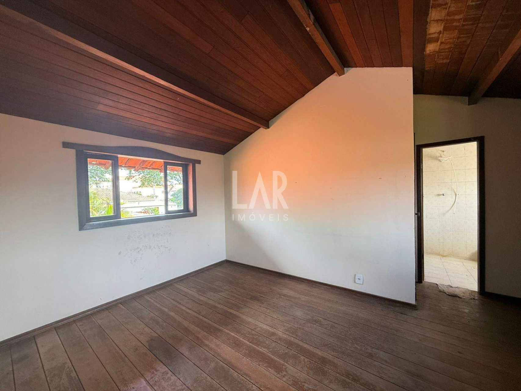 Casa de 5 quartos à venda, Santa Mônica, Belo Horizonte - MG