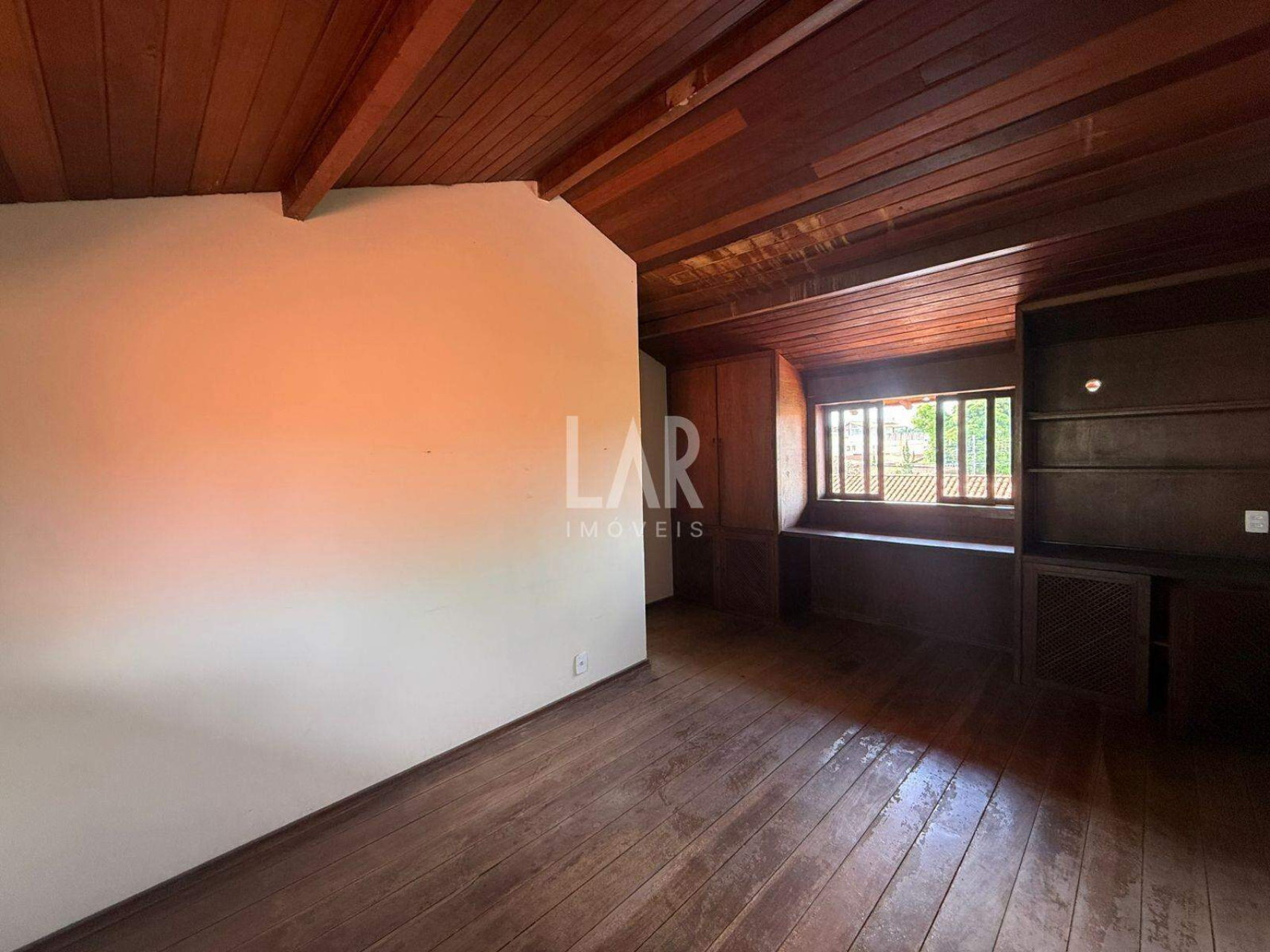 Casa de 5 quartos à venda, Santa Mônica, Belo Horizonte - MG