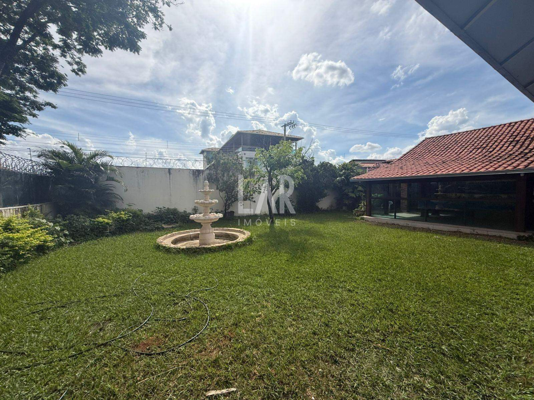Casa de 5 quartos à venda, Santa Mônica, Belo Horizonte - MG