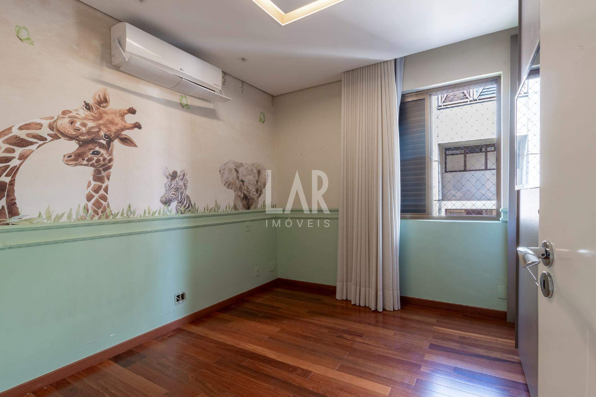 Apartamento de 3 quartos para alugar, Lourdes, Belo Horizonte - MG