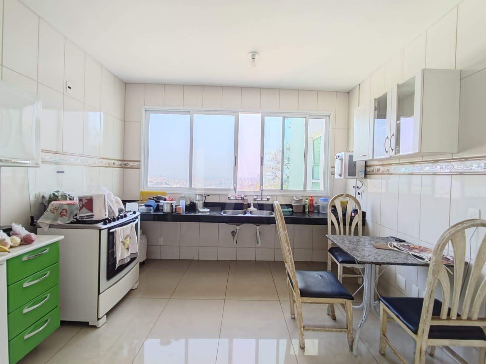 Casa Comercial de 4 quartos para alugar, Estoril, Belo Horizonte - MG