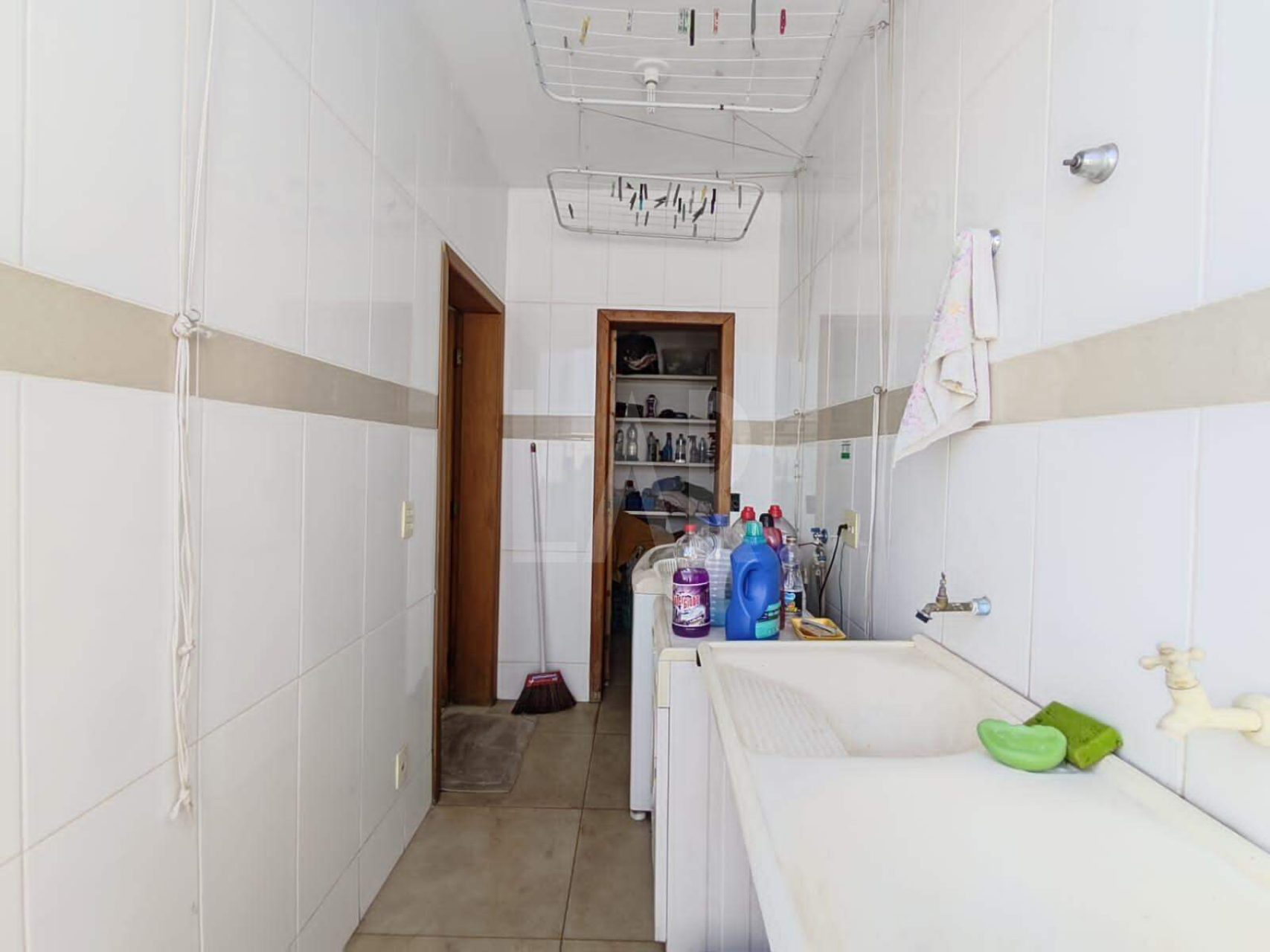 Casa Comercial de 4 quartos para alugar, Estoril, Belo Horizonte - MG
