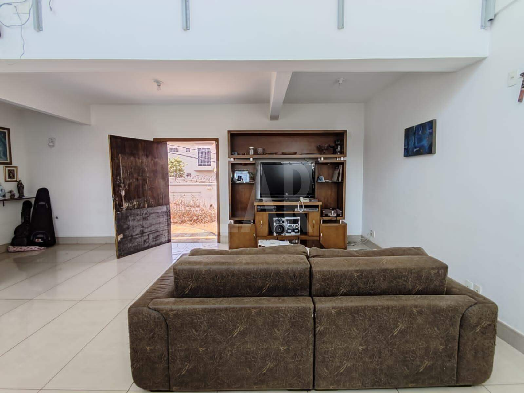 Casa Comercial de 4 quartos para alugar, Estoril, Belo Horizonte - MG