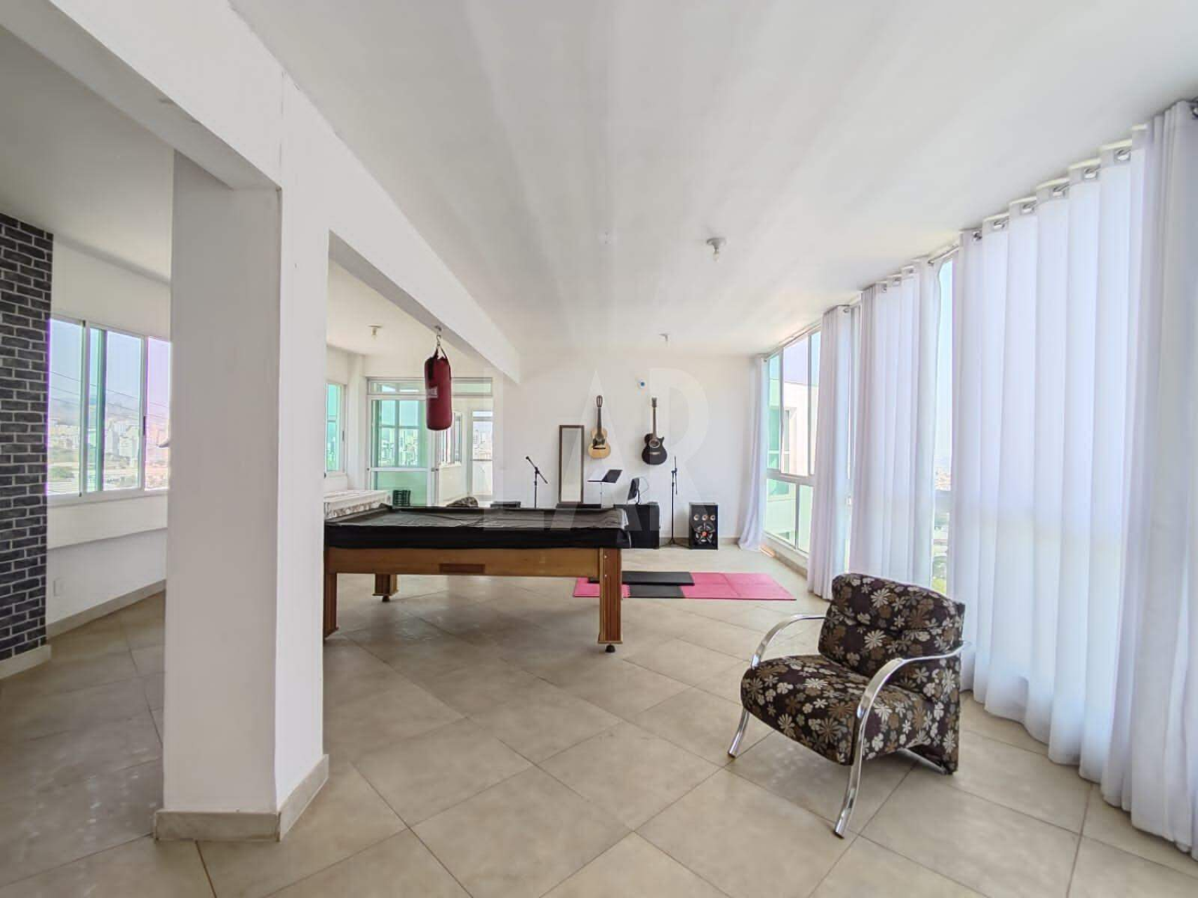 Casa Comercial de 4 quartos para alugar, Estoril, Belo Horizonte - MG