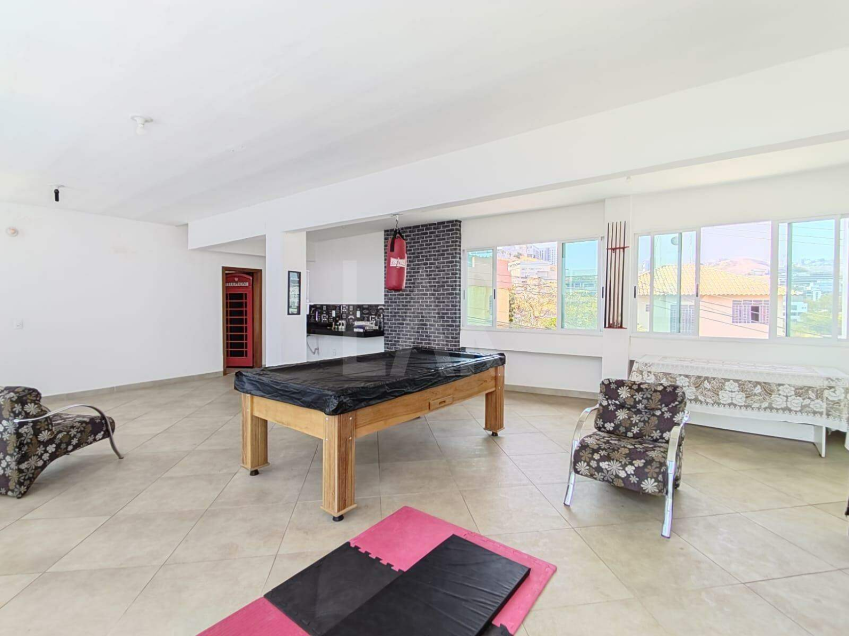 Casa Comercial de 4 quartos para alugar, Estoril, Belo Horizonte - MG