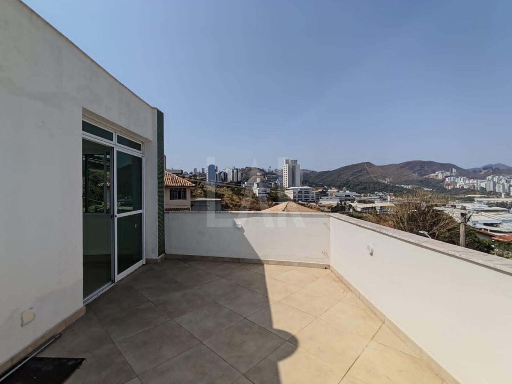 Casa Comercial de 4 quartos para alugar, Estoril, Belo Horizonte - MG