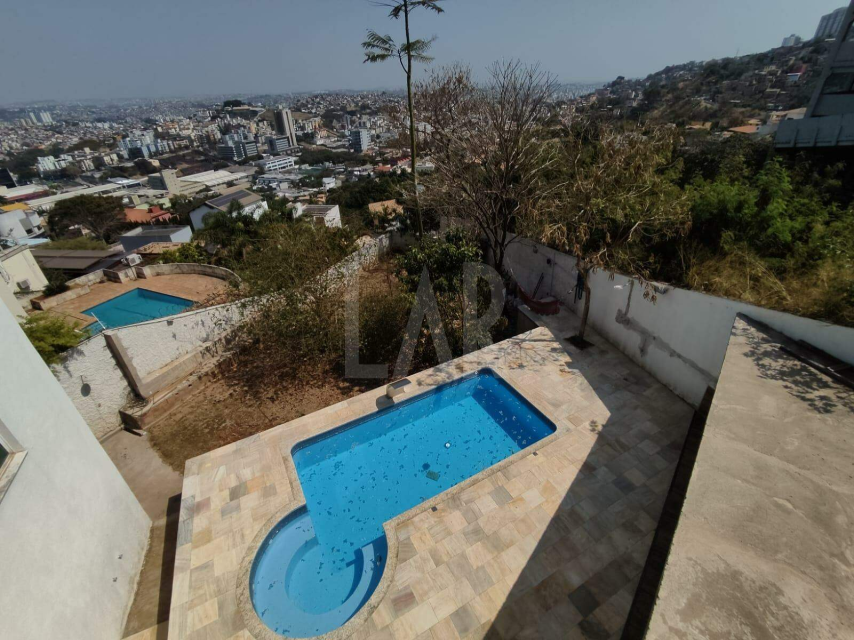 Casa Comercial de 4 quartos para alugar, Estoril, Belo Horizonte - MG