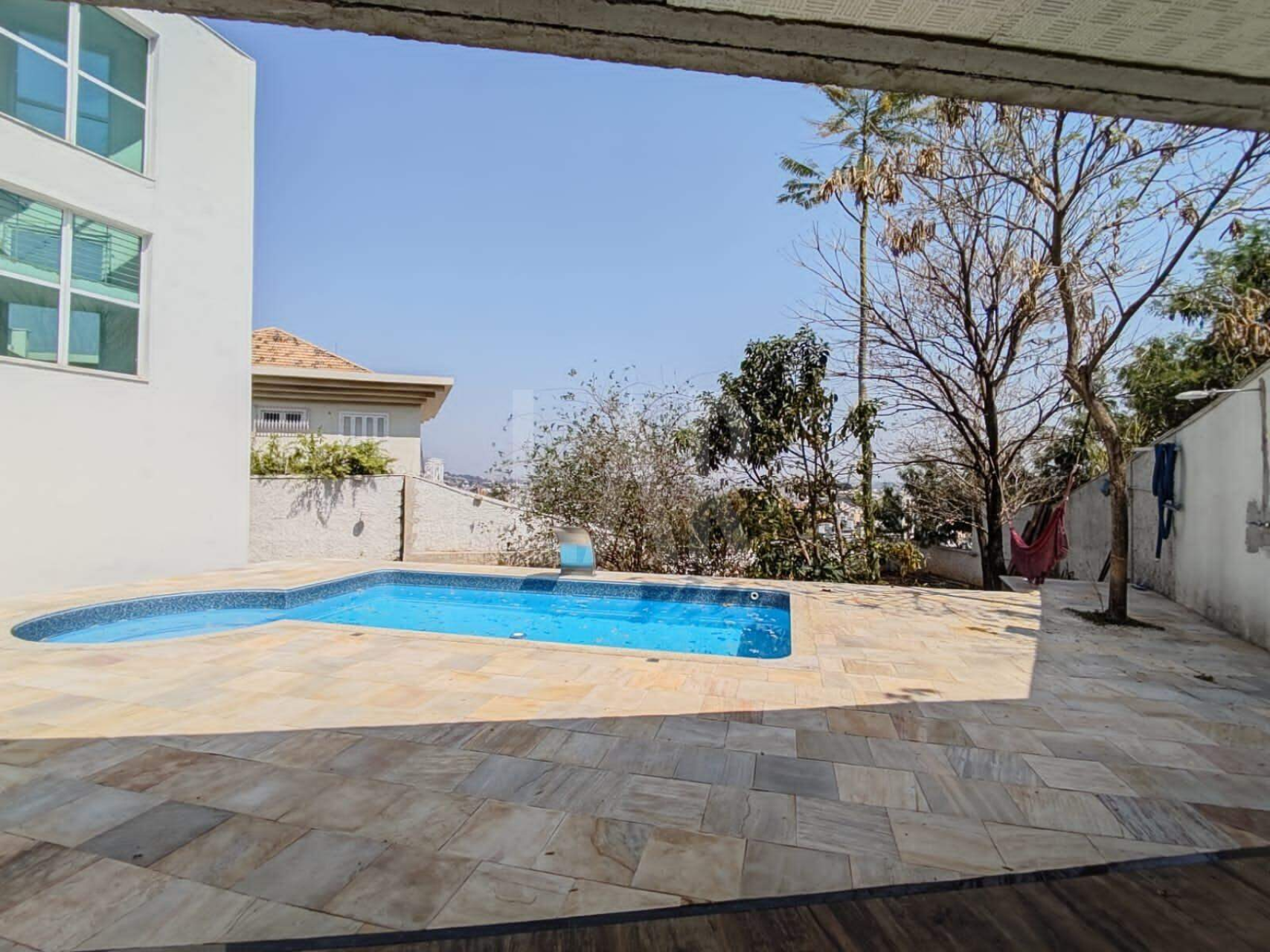 Casa Comercial de 4 quartos para alugar, Estoril, Belo Horizonte - MG