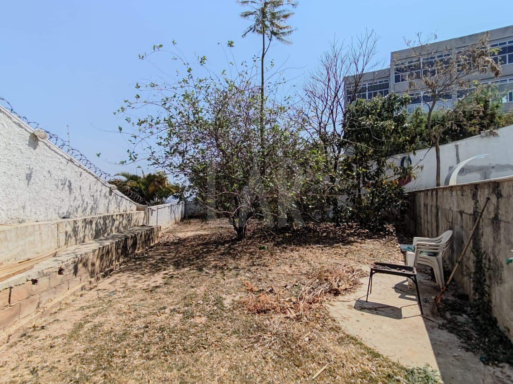 Casa Comercial de 4 quartos para alugar, Estoril, Belo Horizonte - MG