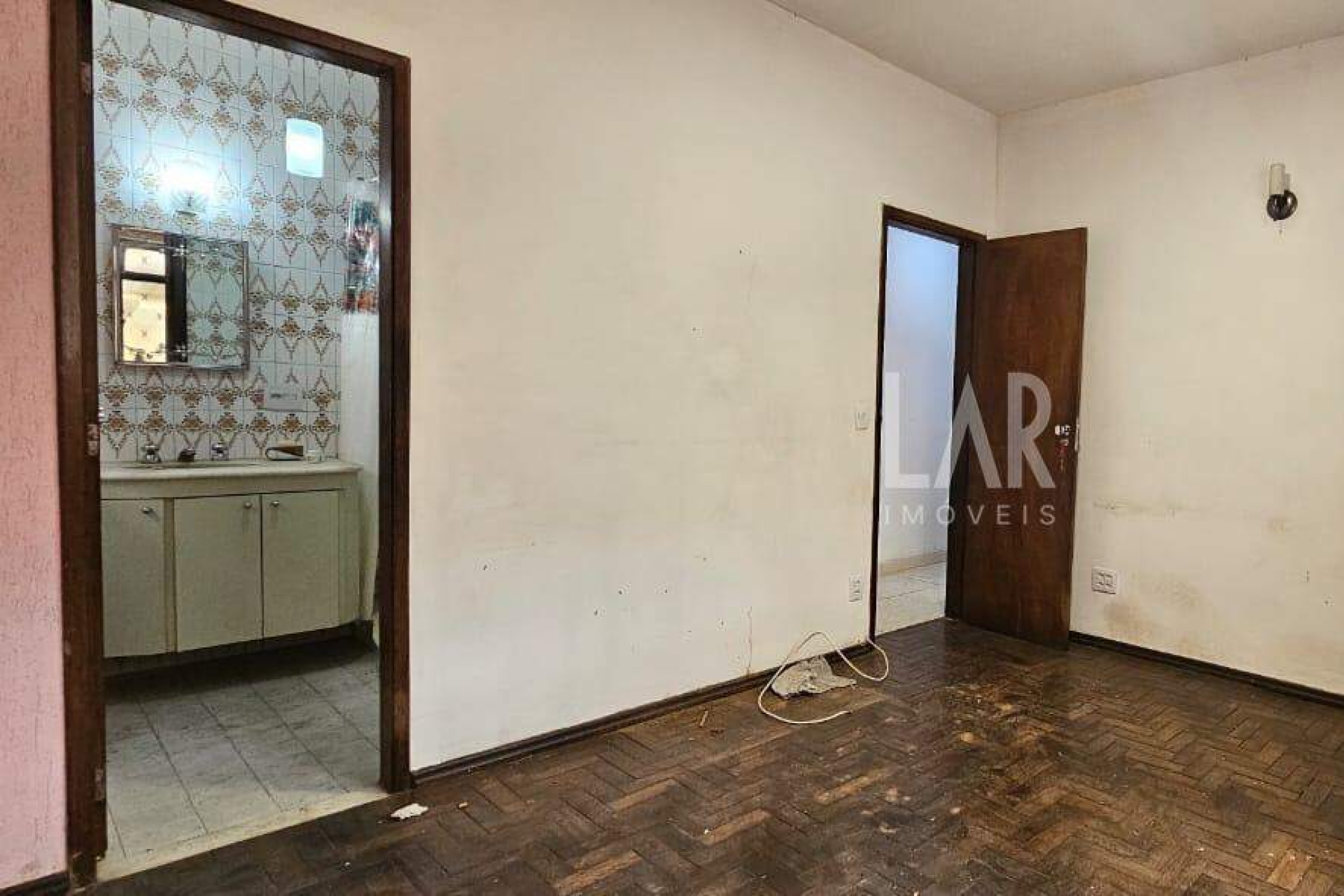 Casa de 6 quartos à venda, Carlos Prates, Belo Horizonte - MG