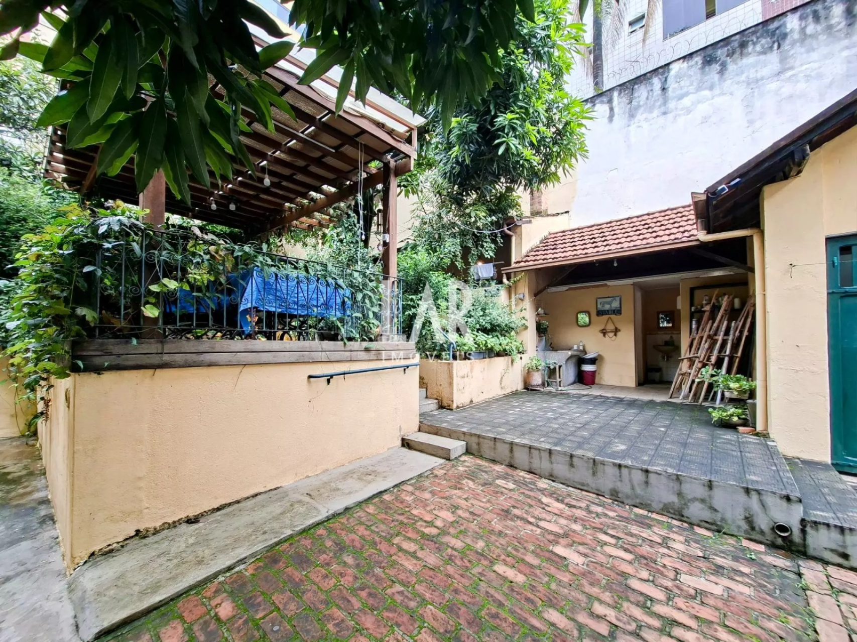 Casa de 6 quartos à venda, Lourdes, Belo Horizonte - MG