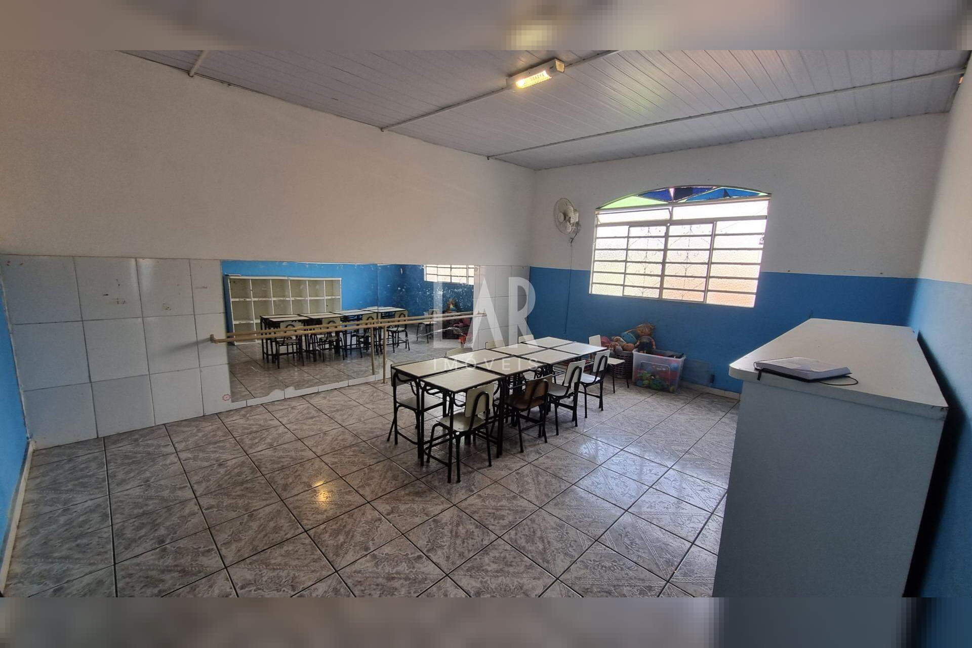Casa Comercial de 4 quartos à venda, Cachoeirinha, Belo Horizonte - MG
