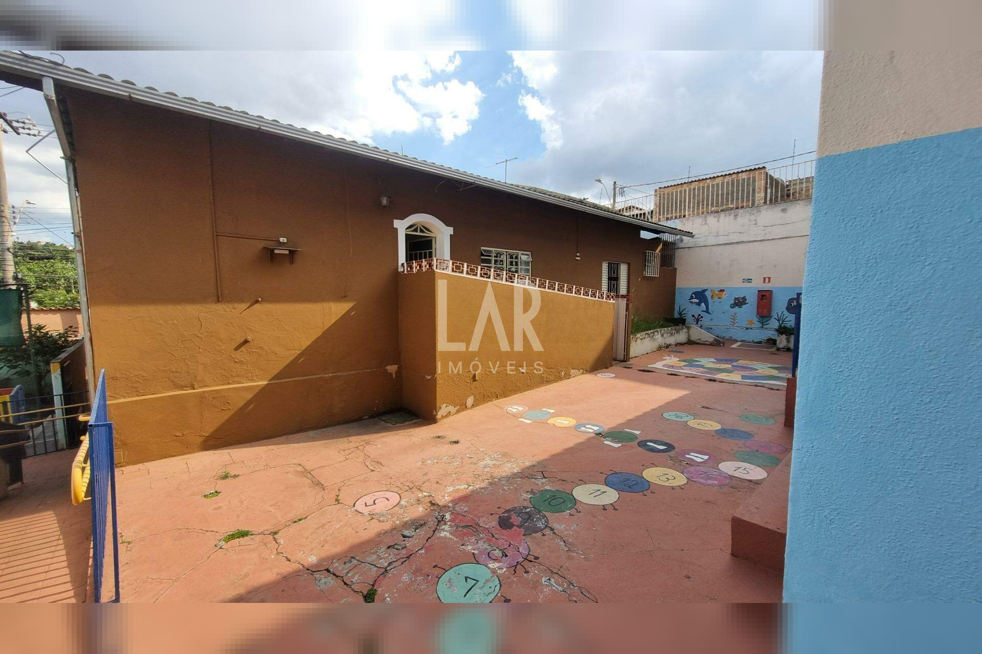 Casa Comercial de 4 quartos à venda, Cachoeirinha, Belo Horizonte - MG