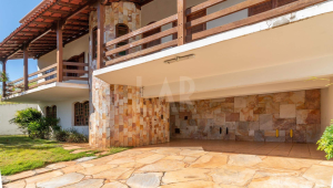 Casa de 5 quartos para alugar, Santa Lúcia, Belo Horizonte - MG