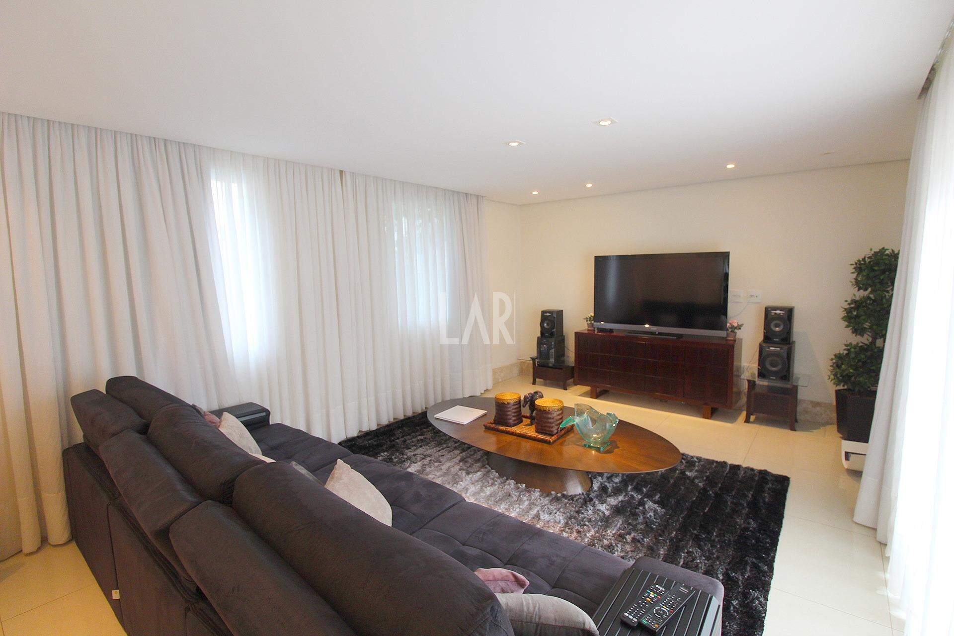 Casa de 7 quartos para alugar, São Bento, Belo Horizonte - MG
