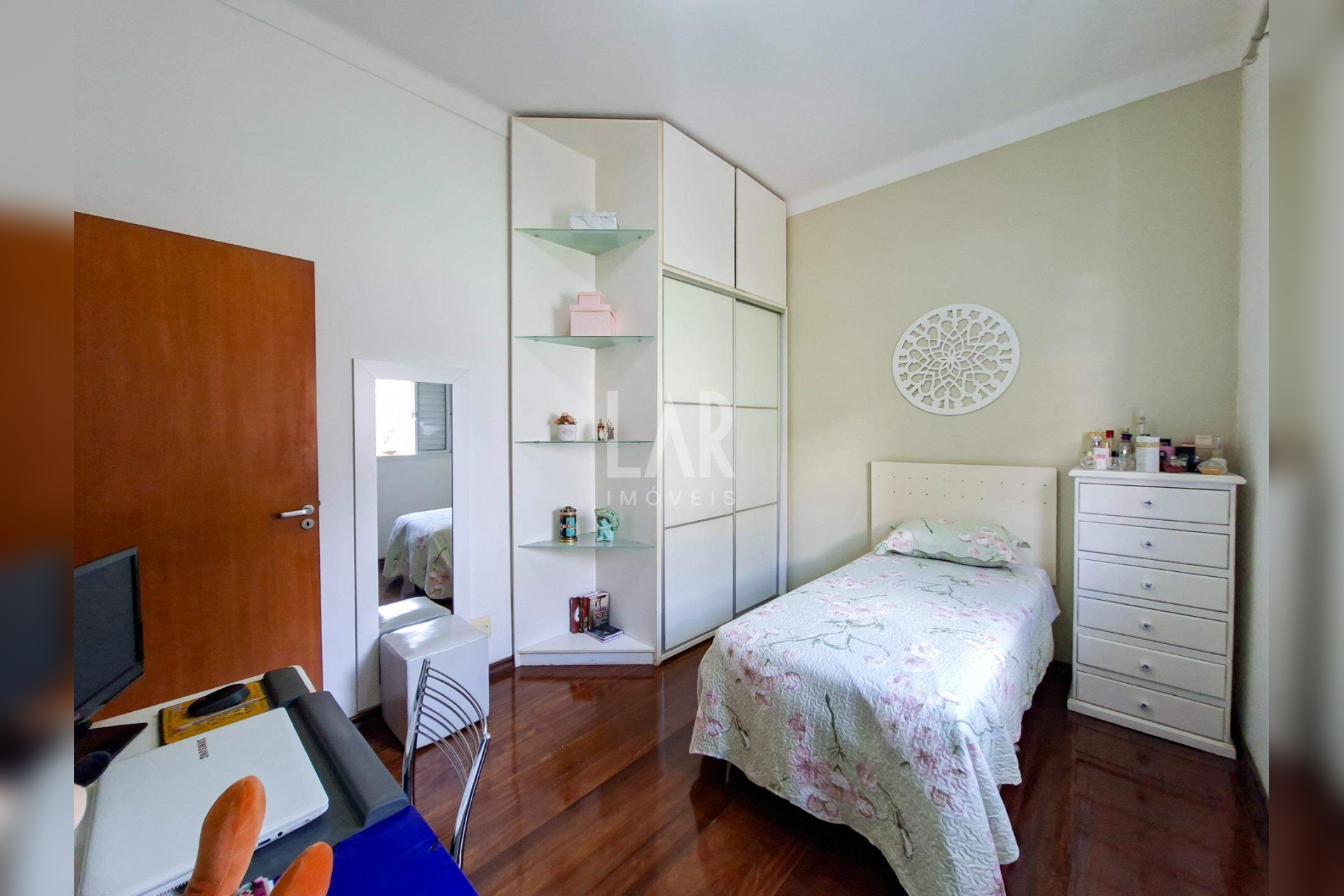 Casa de 5 quartos à venda, Cachoeirinha, Belo Horizonte - MG