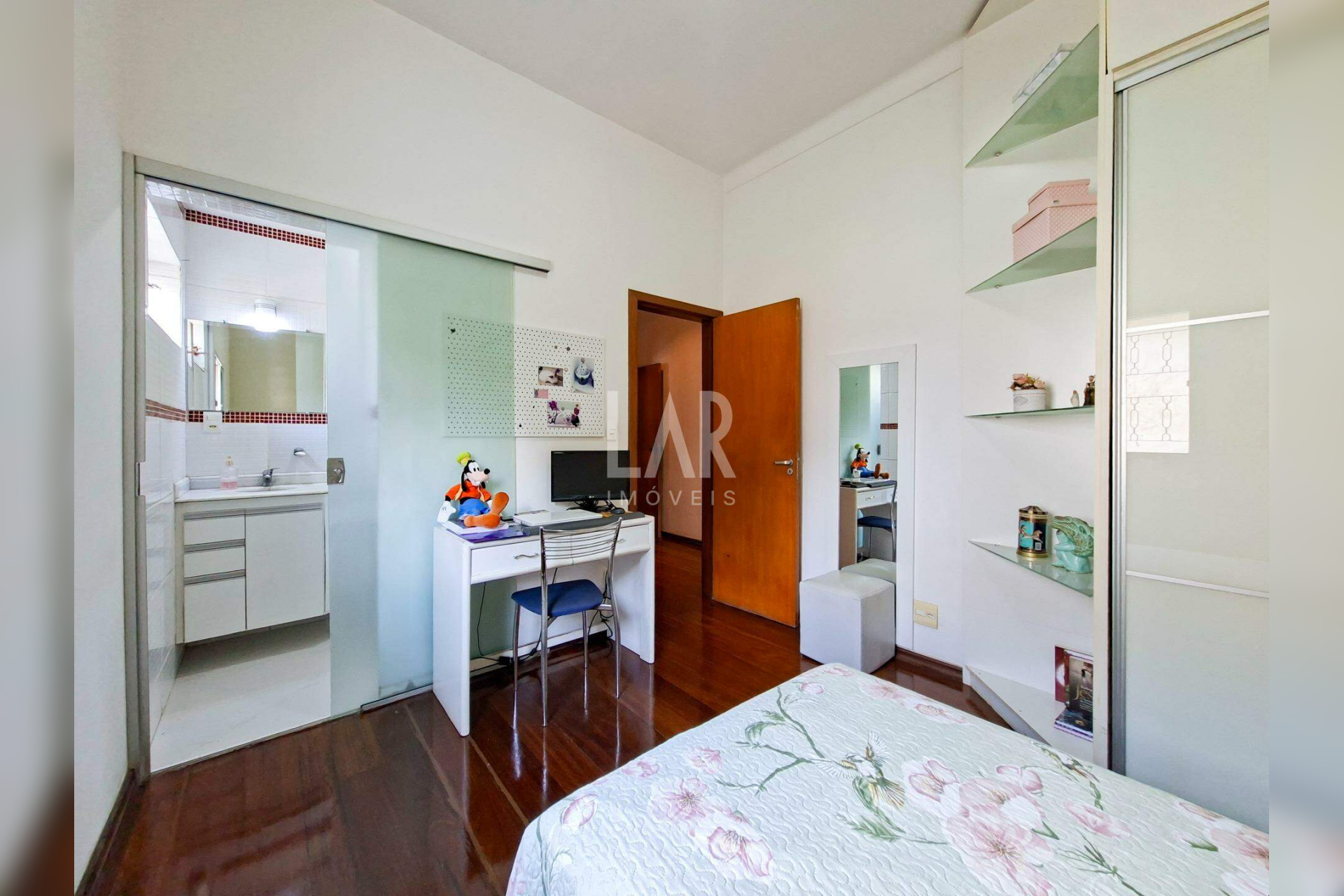 Casa de 5 quartos à venda, Cachoeirinha, Belo Horizonte - MG