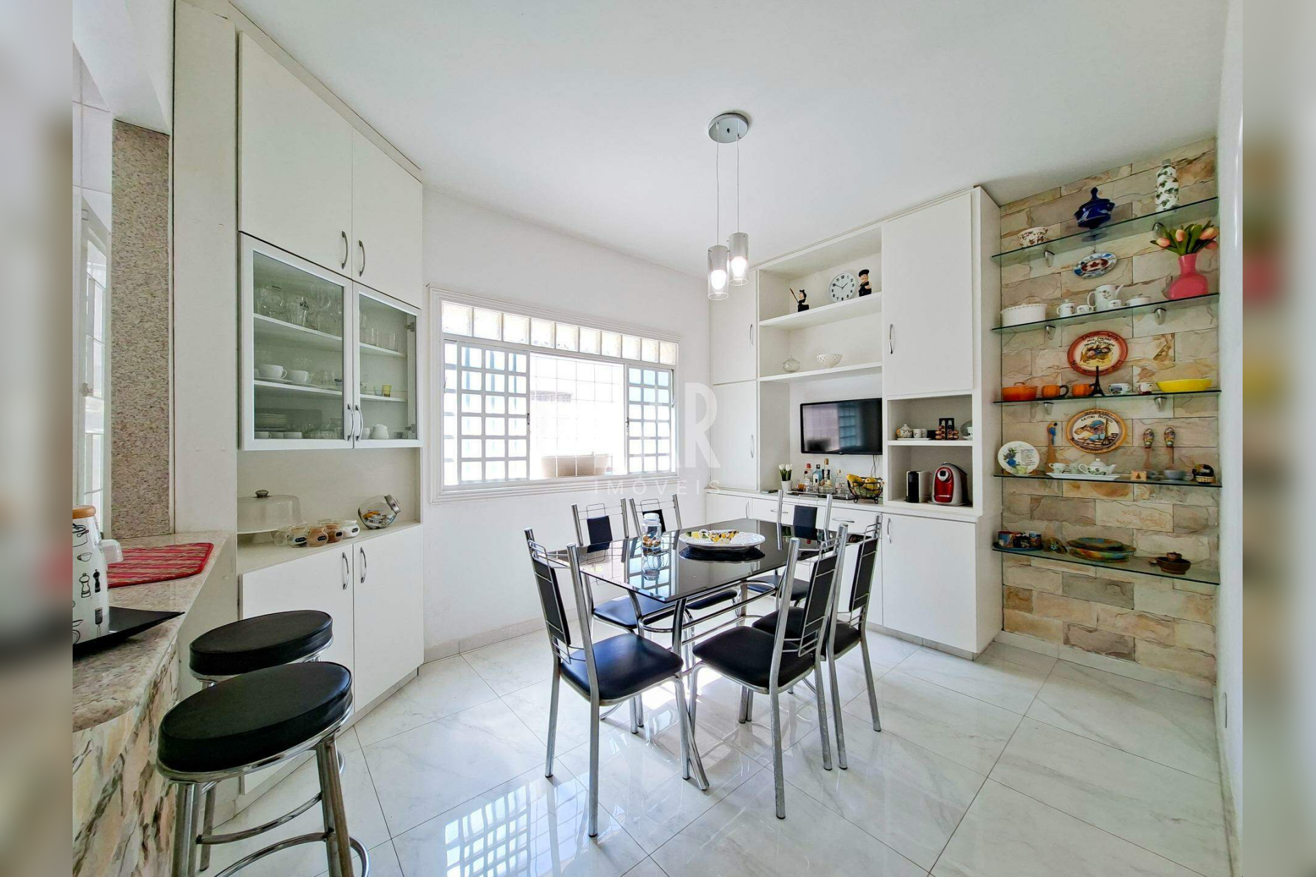 Casa de 5 quartos à venda, Cachoeirinha, Belo Horizonte - MG