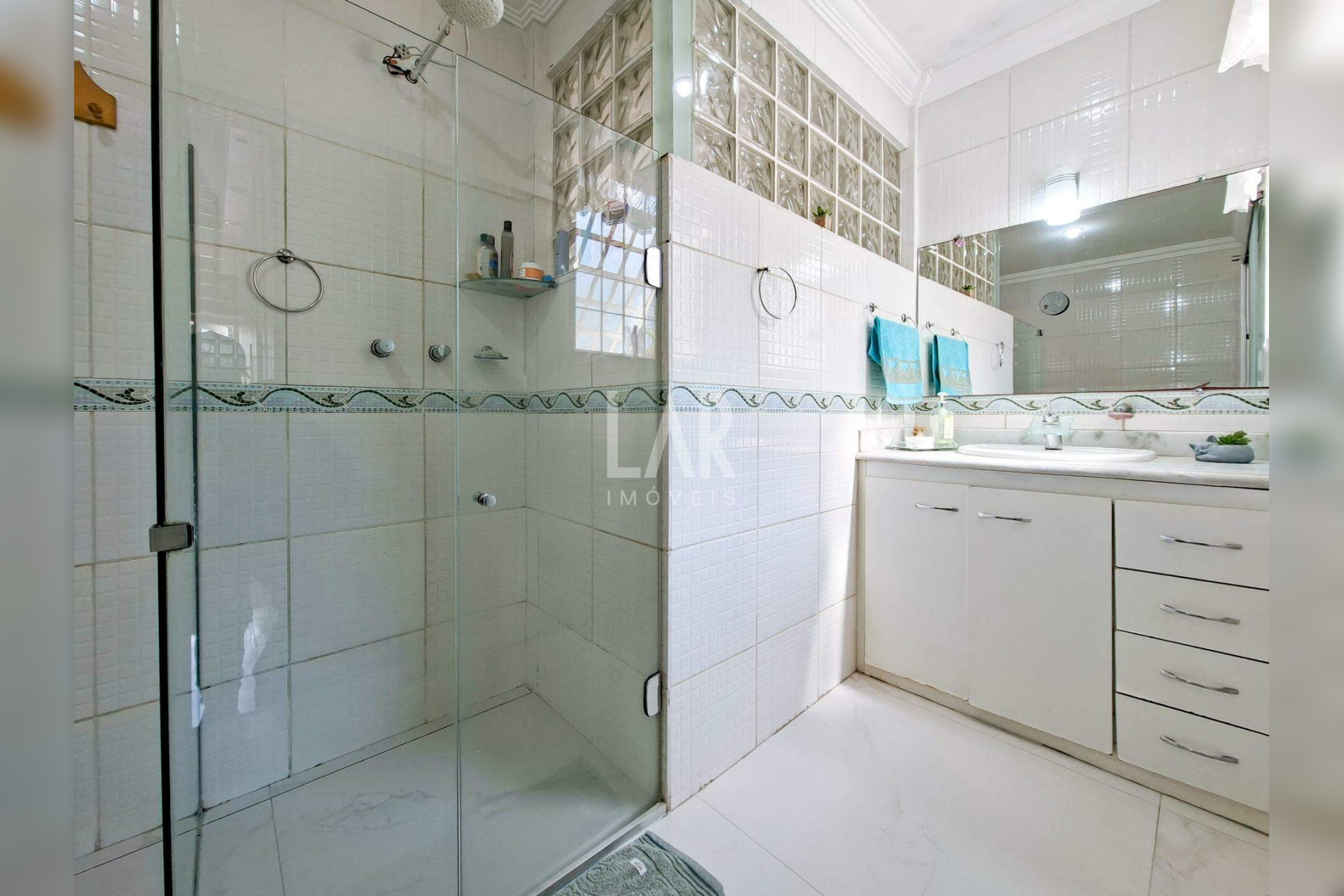 Casa de 5 quartos à venda, Cachoeirinha, Belo Horizonte - MG