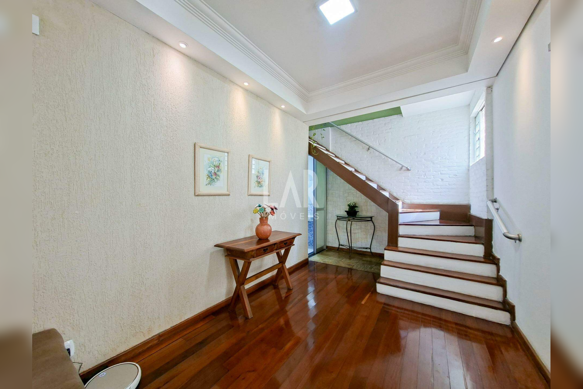 Casa de 5 quartos à venda, Cachoeirinha, Belo Horizonte - MG