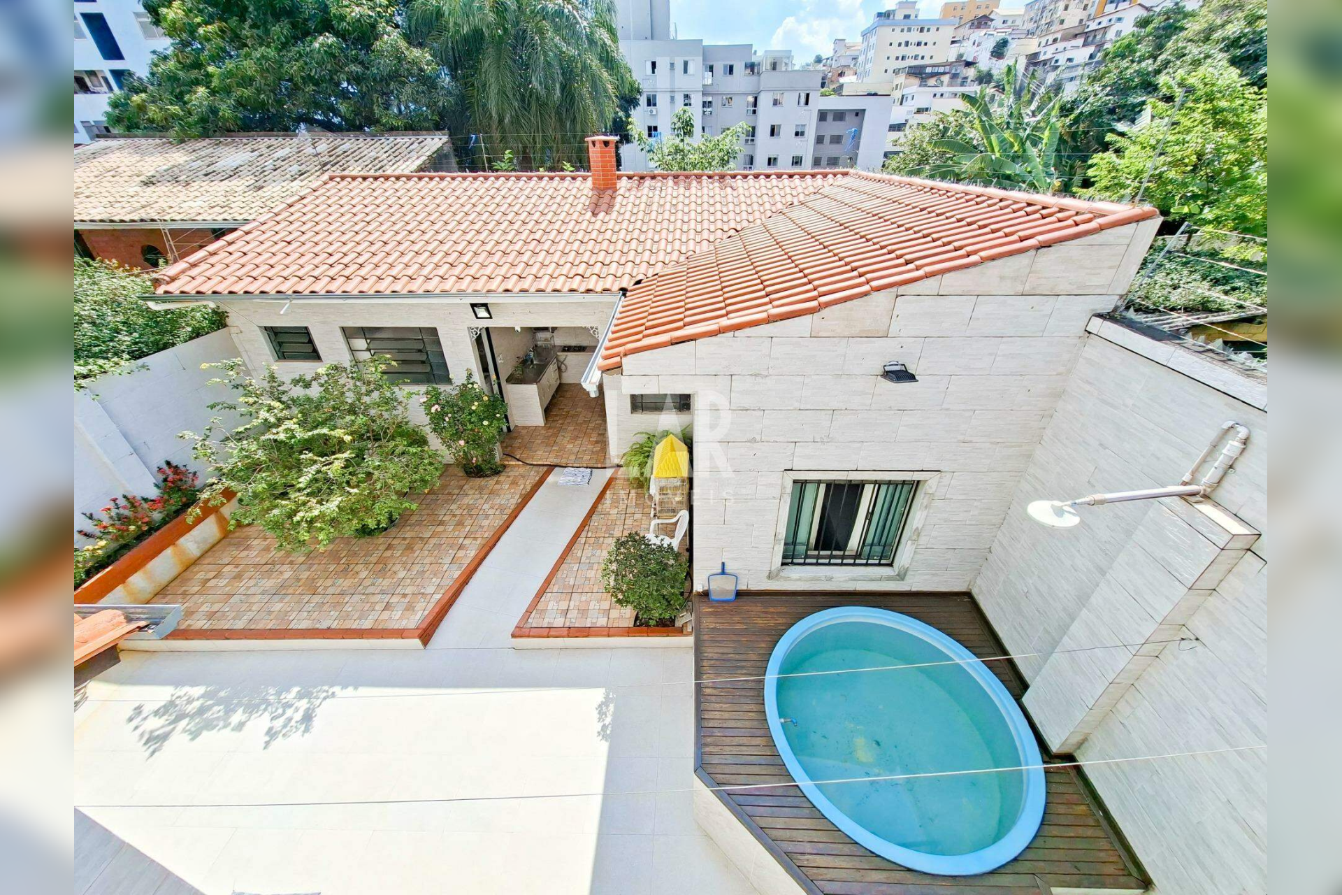 Casa de 5 quartos à venda, Cachoeirinha, Belo Horizonte - MG