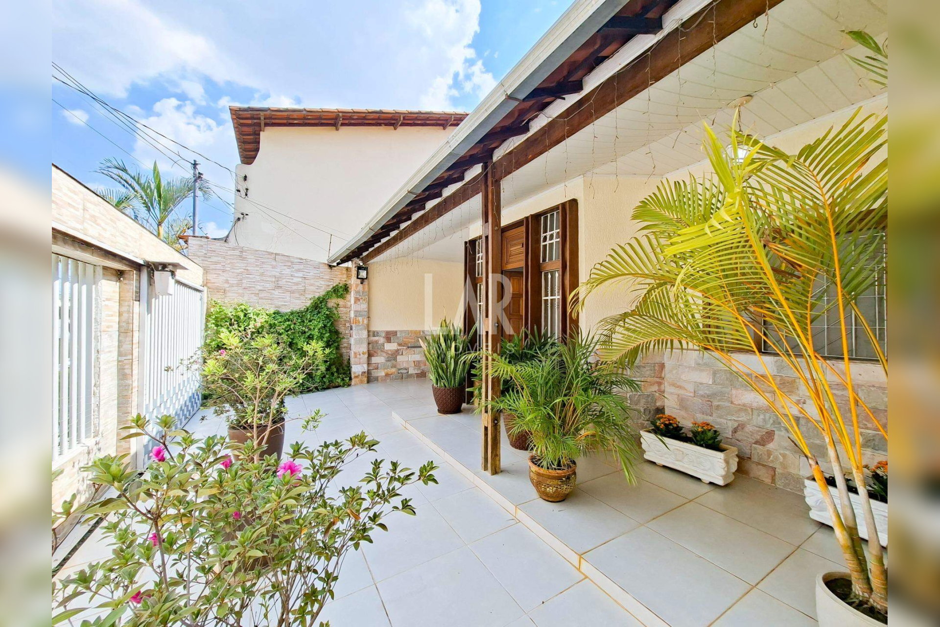 Casa de 5 quartos à venda, Cachoeirinha, Belo Horizonte - MG