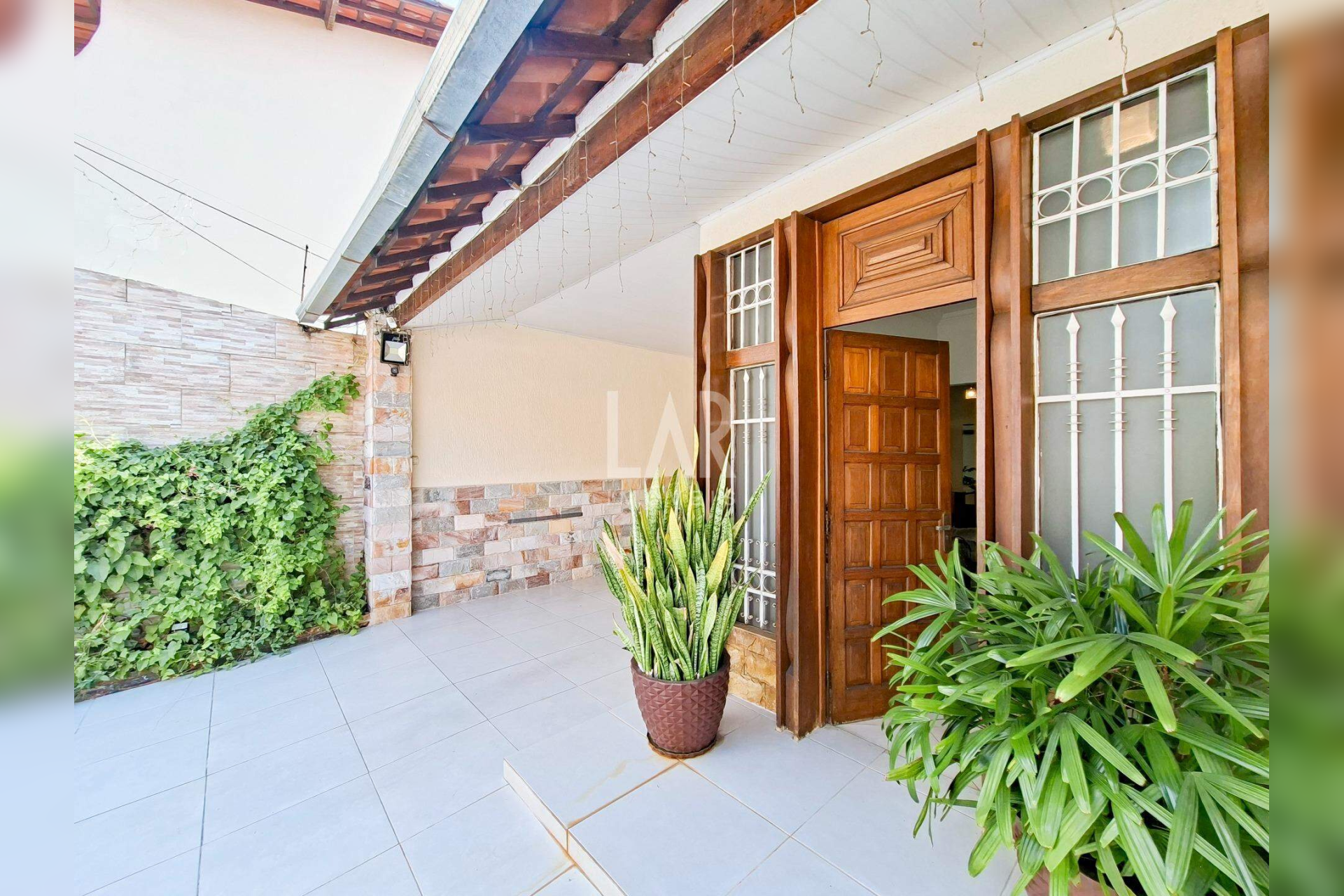 Casa de 5 quartos à venda, Cachoeirinha, Belo Horizonte - MG