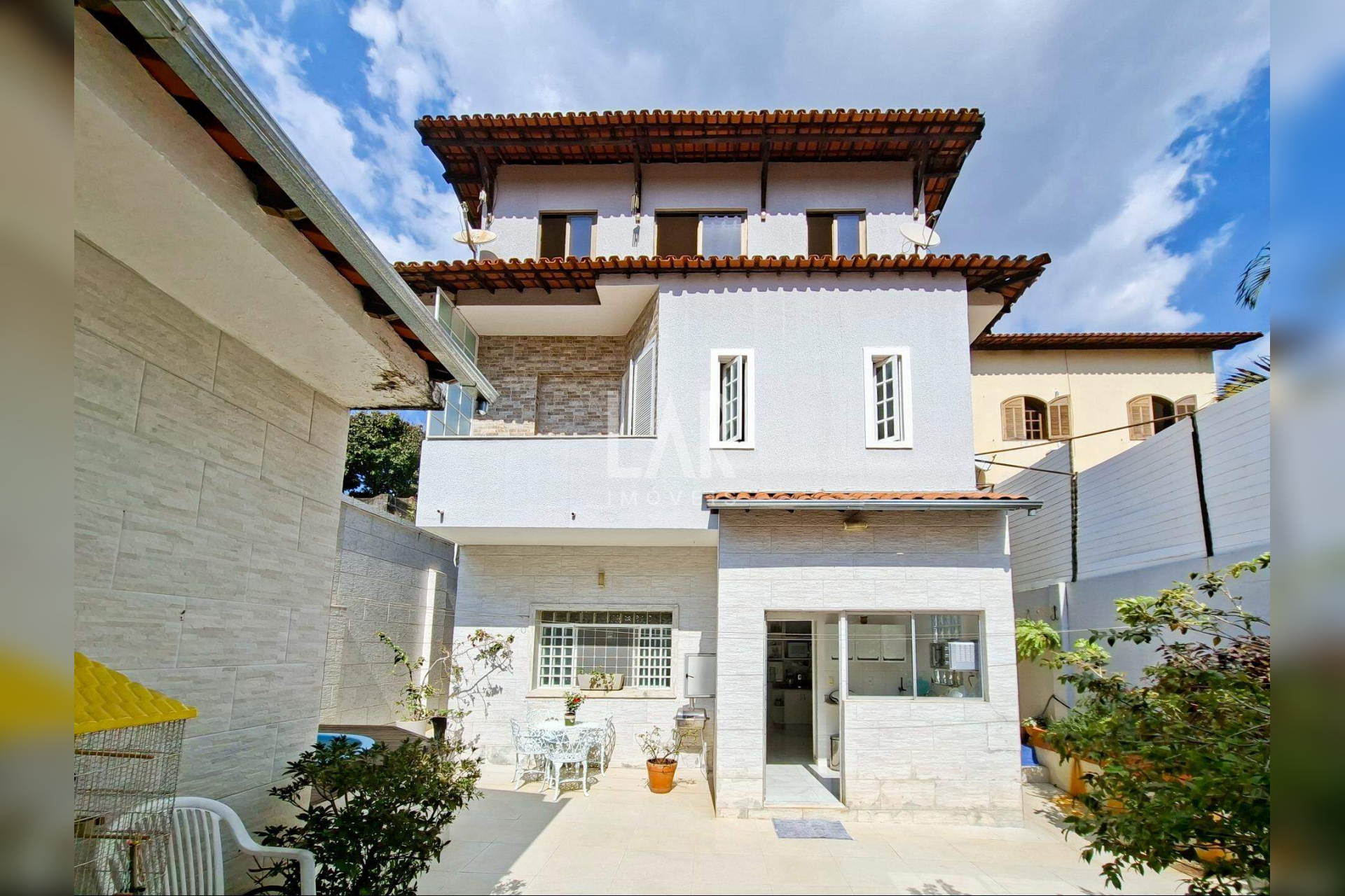 Casa de 5 quartos à venda, Cachoeirinha, Belo Horizonte - MG