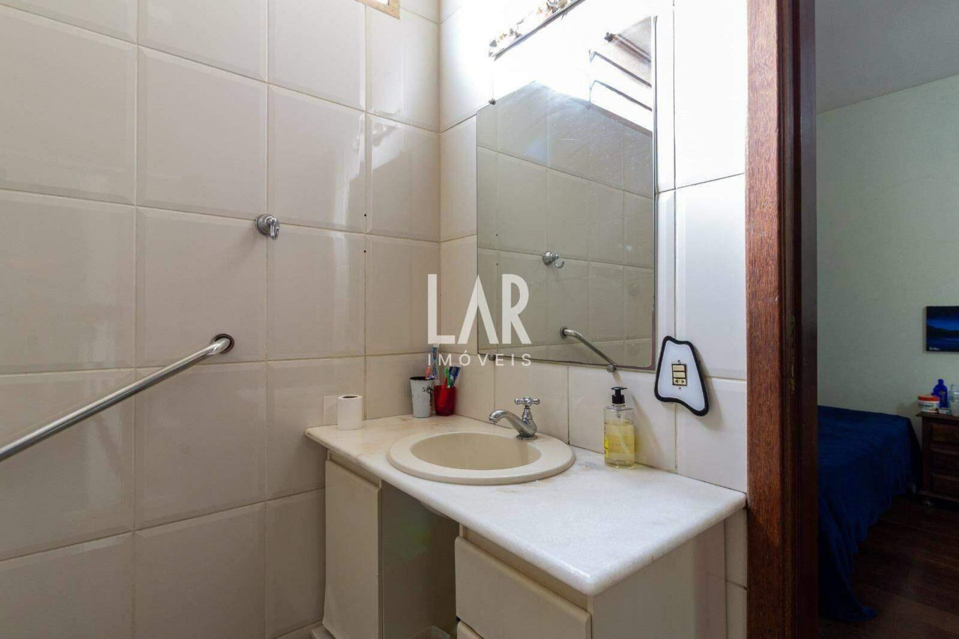 Casa de 5 quartos à venda, Santa Lúcia, Belo Horizonte - MG