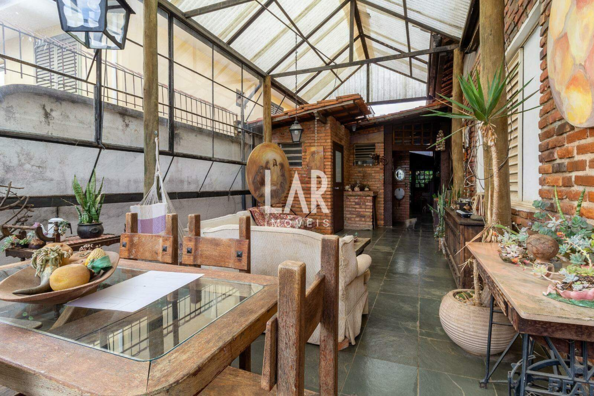 Casa de 5 quartos à venda, Santa Lúcia, Belo Horizonte - MG