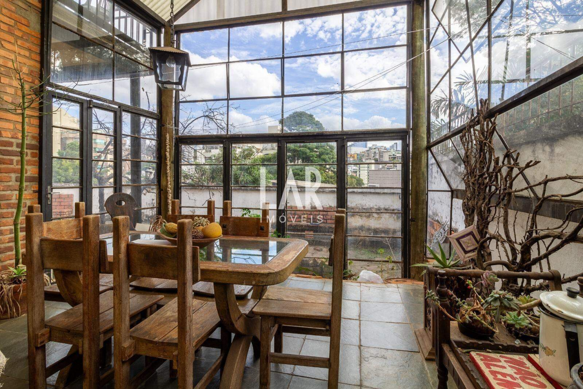 Casa de 5 quartos à venda, Santa Lúcia, Belo Horizonte - MG