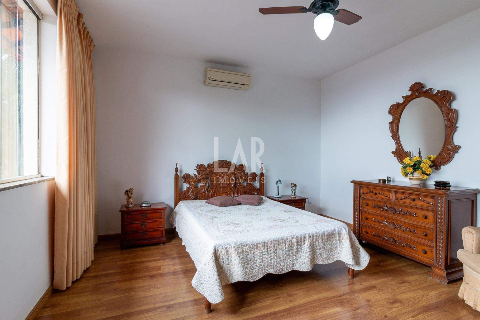 Casa de 5 quartos à venda, Santa Lúcia, Belo Horizonte - MG