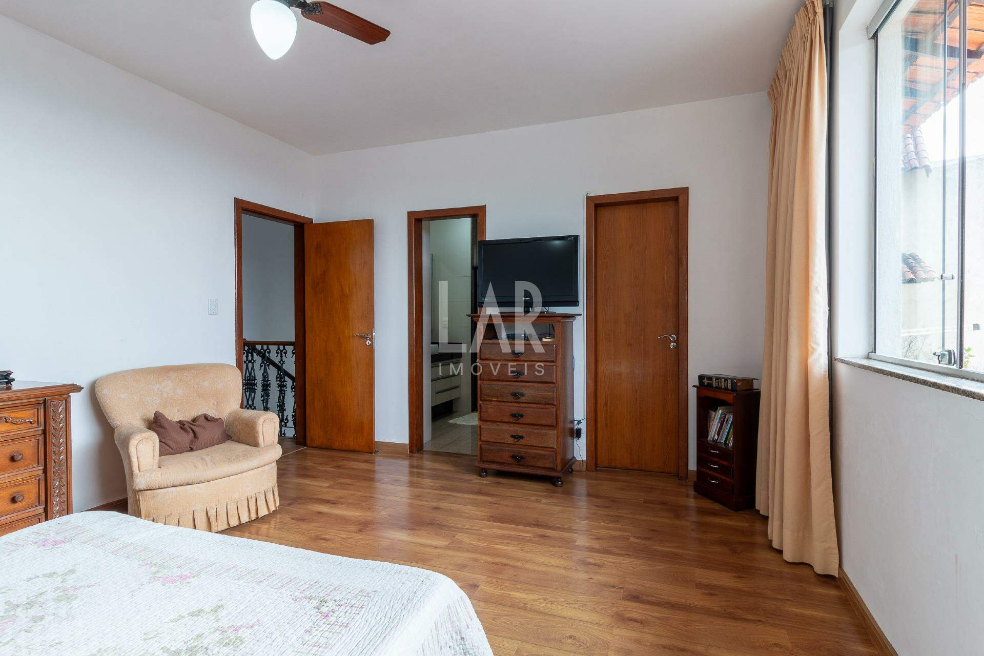 Casa de 5 quartos à venda, Santa Lúcia, Belo Horizonte - MG