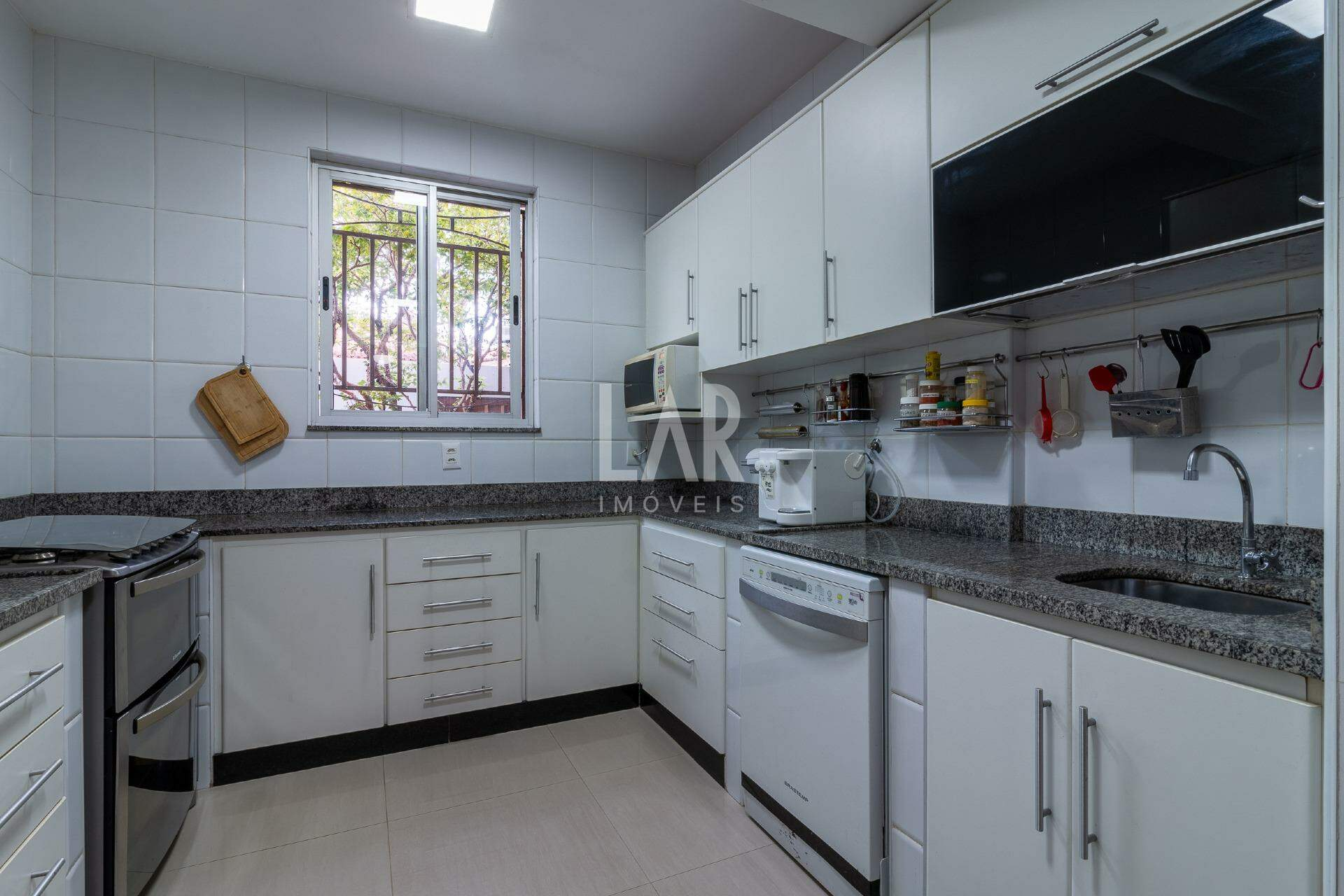 Casa de 5 quartos à venda, Santa Lúcia, Belo Horizonte - MG
