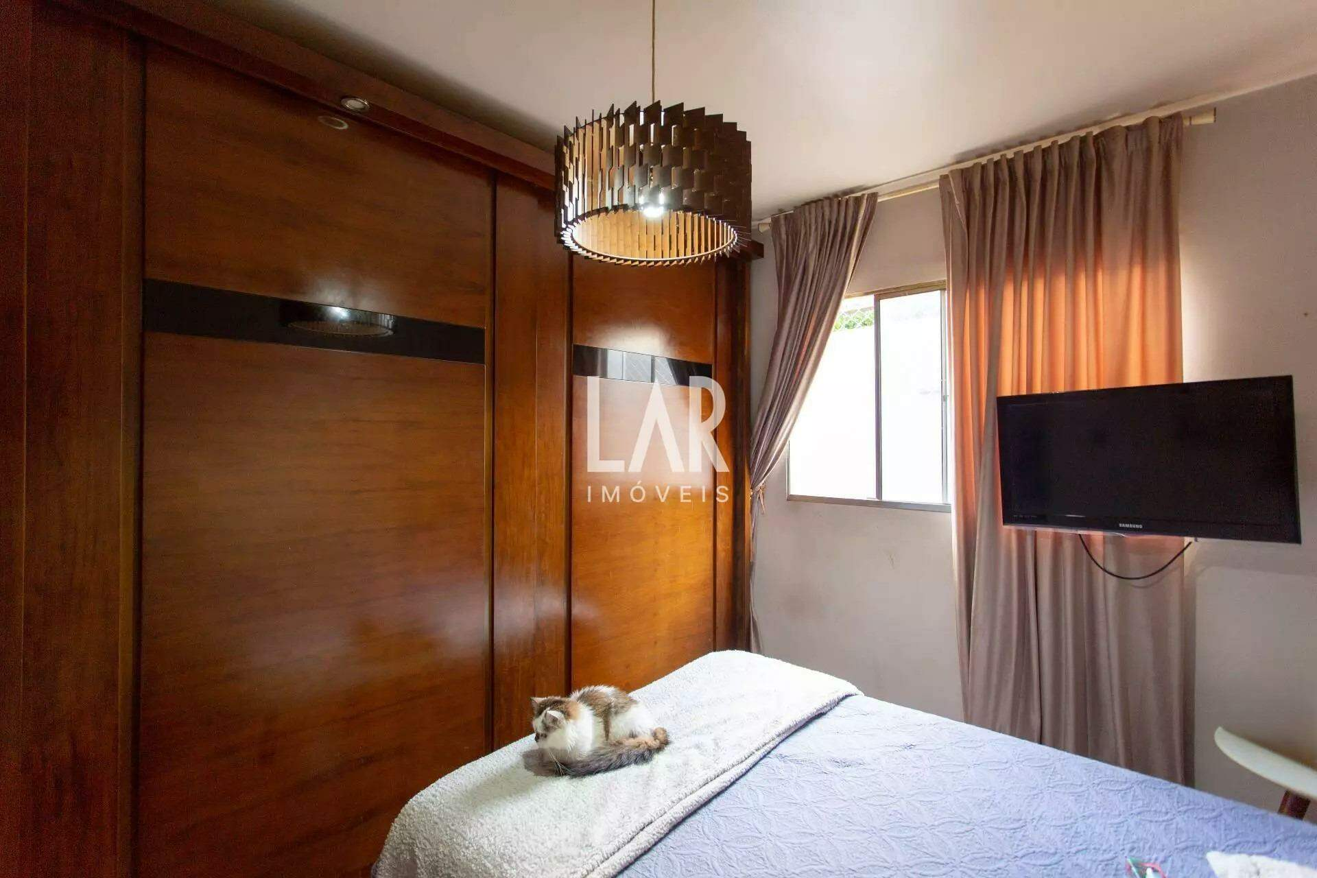 Casa de 5 quartos à venda, Alípio de Melo, Belo Horizonte - MG
