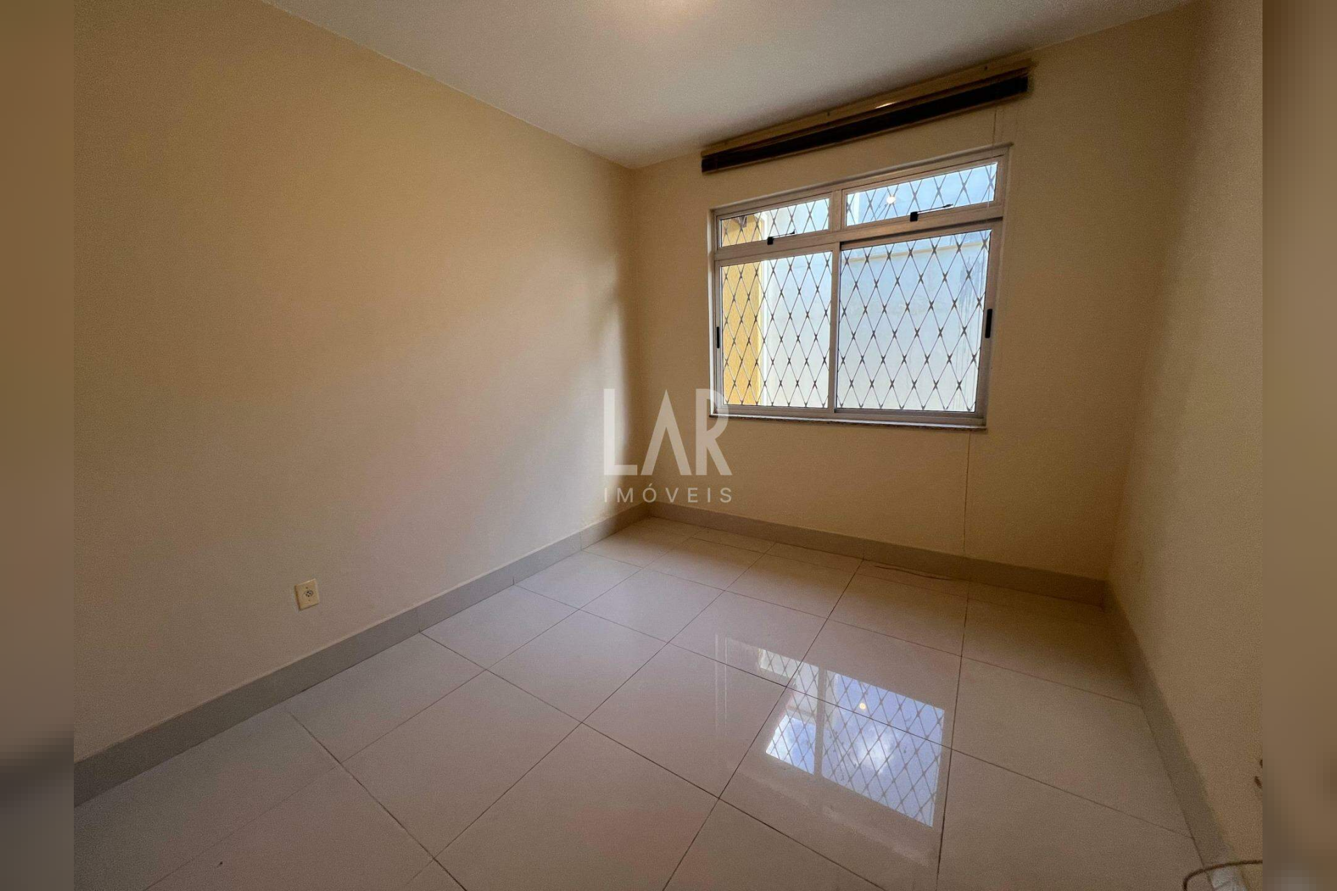 Casa de 4 quartos à venda, Planalto, Belo Horizonte - MG