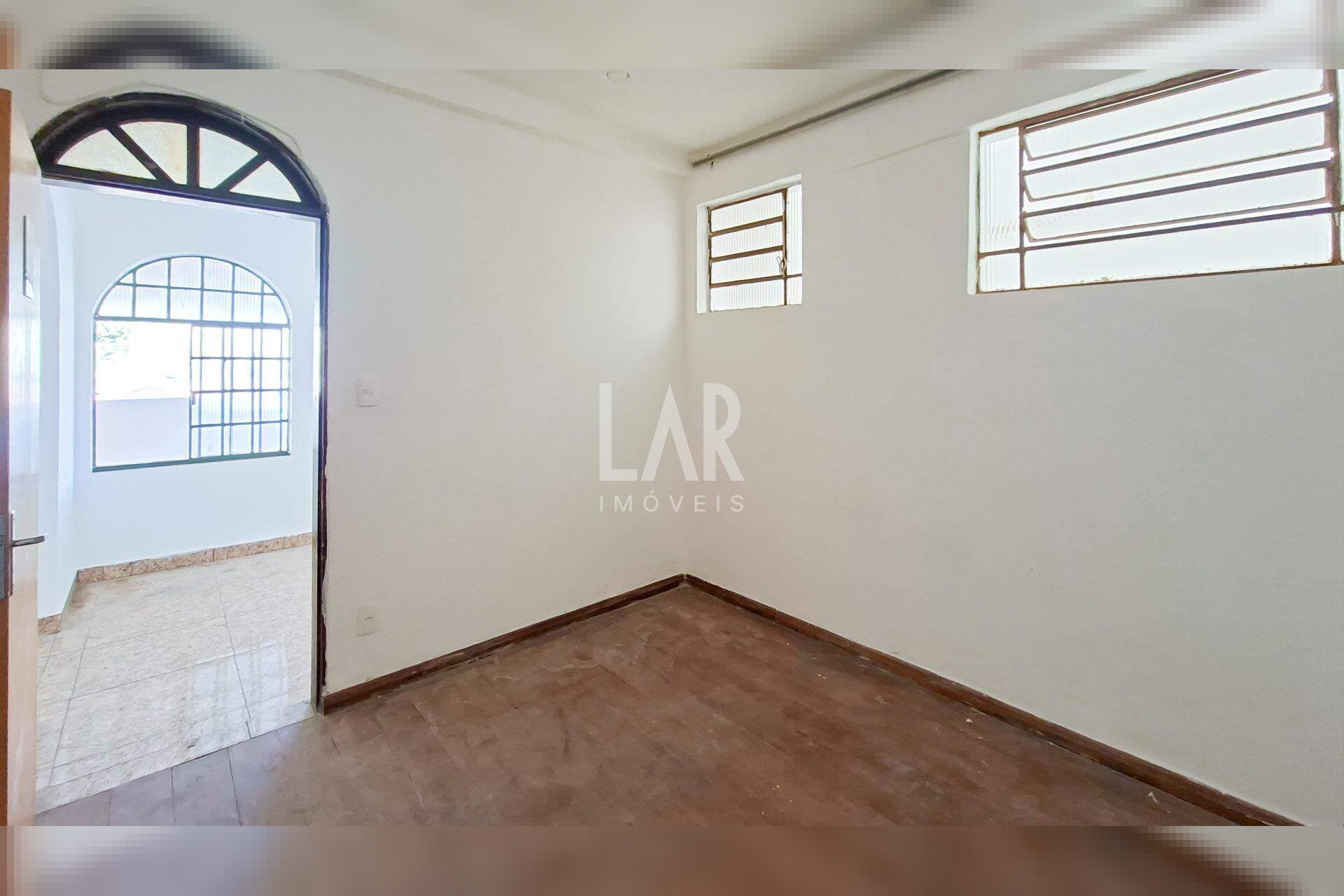 Casa de 4 quartos para alugar, Cachoeirinha, Belo Horizonte - MG