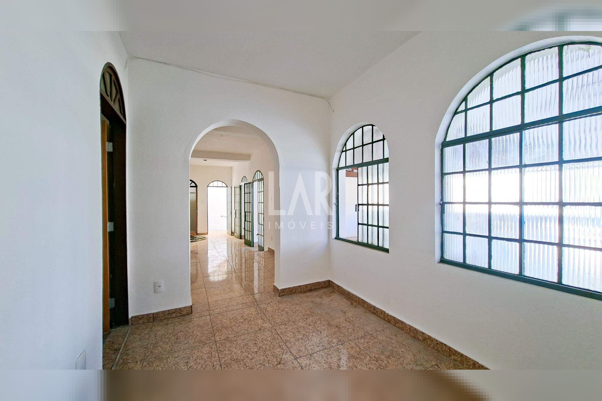 Casa de 4 quartos para alugar, Cachoeirinha, Belo Horizonte - MG