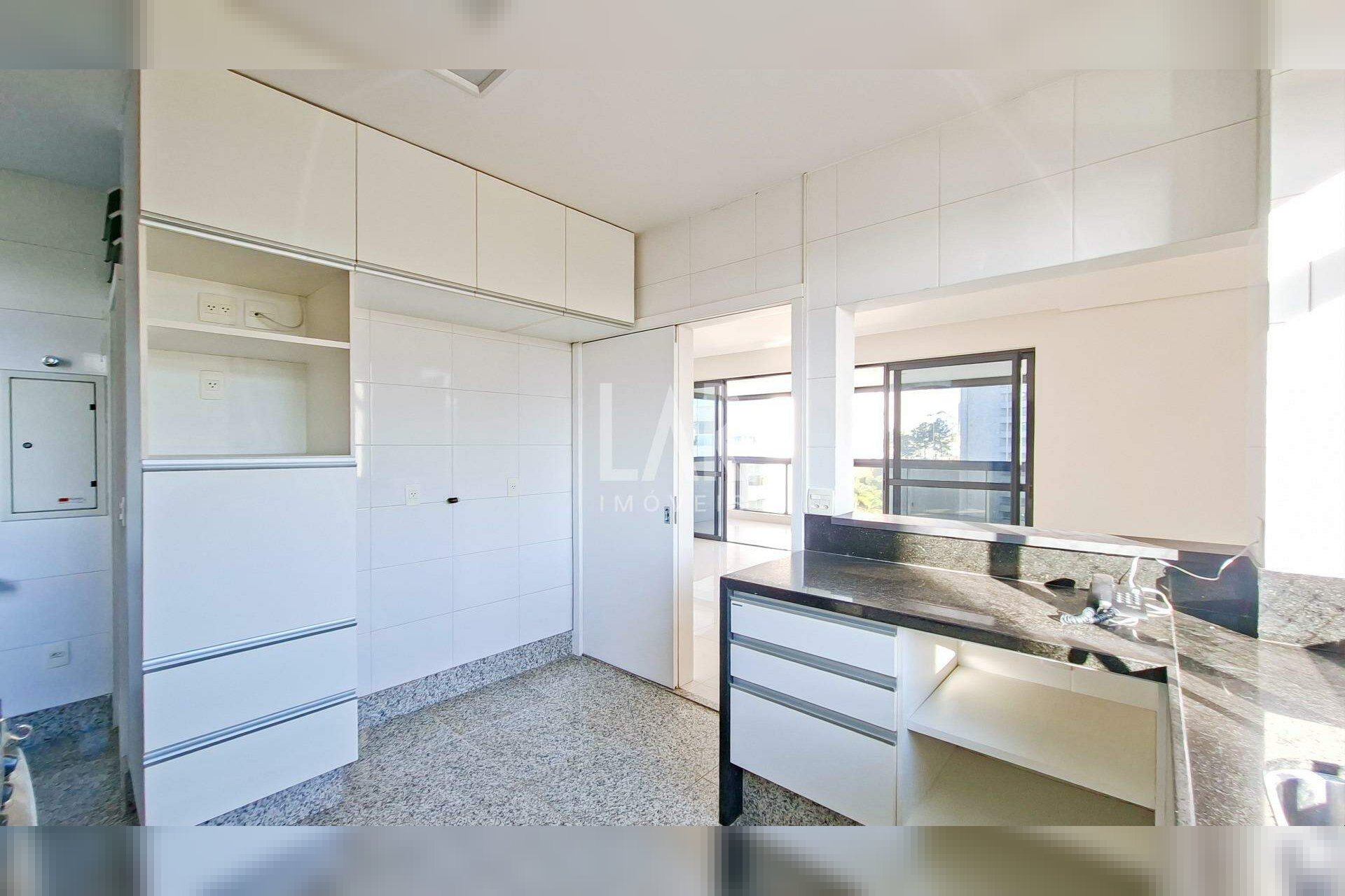 Apartamento de 4 quartos para alugar, Belvedere, Belo Horizonte - MG