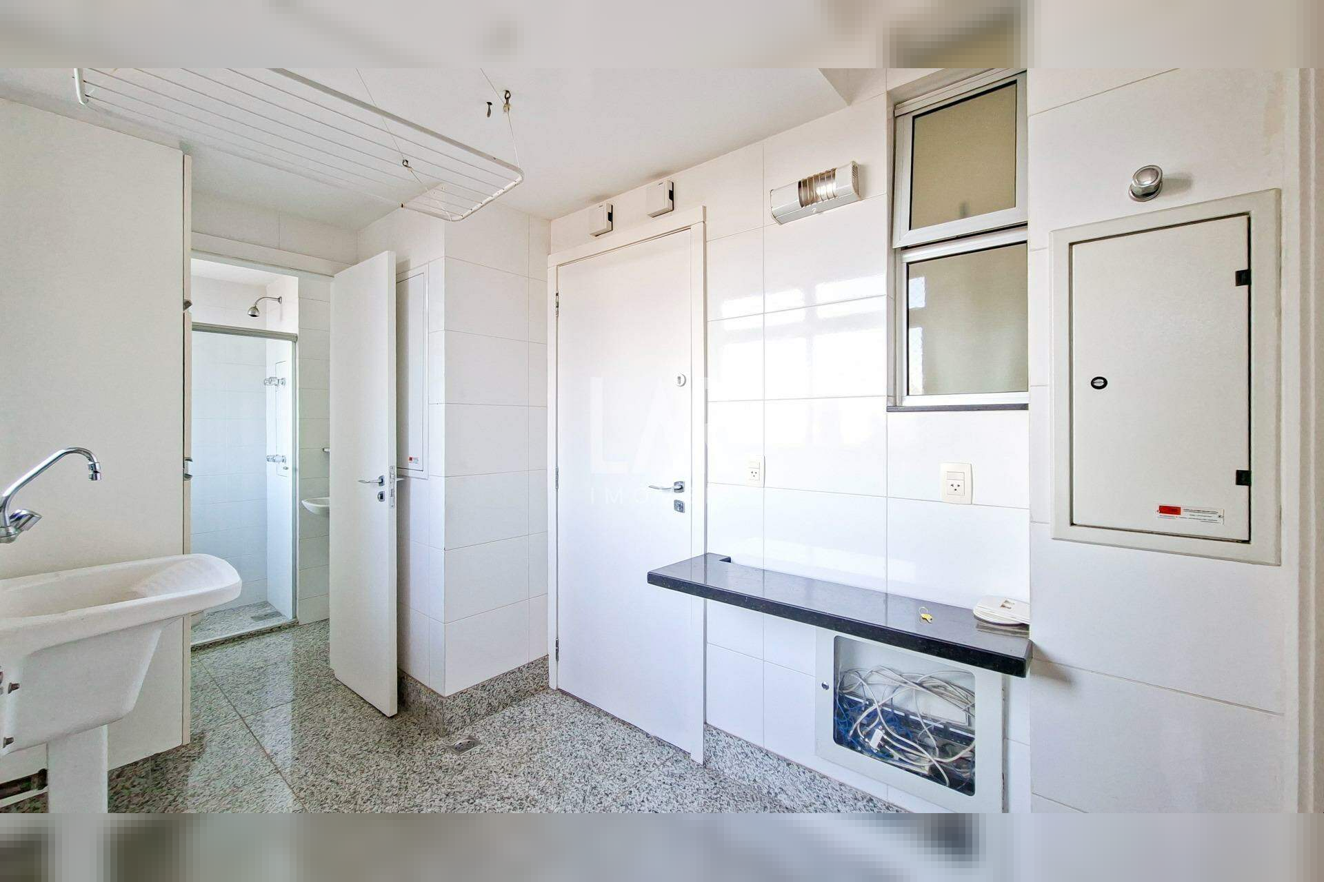 Apartamento de 4 quartos para alugar, Belvedere, Belo Horizonte - MG