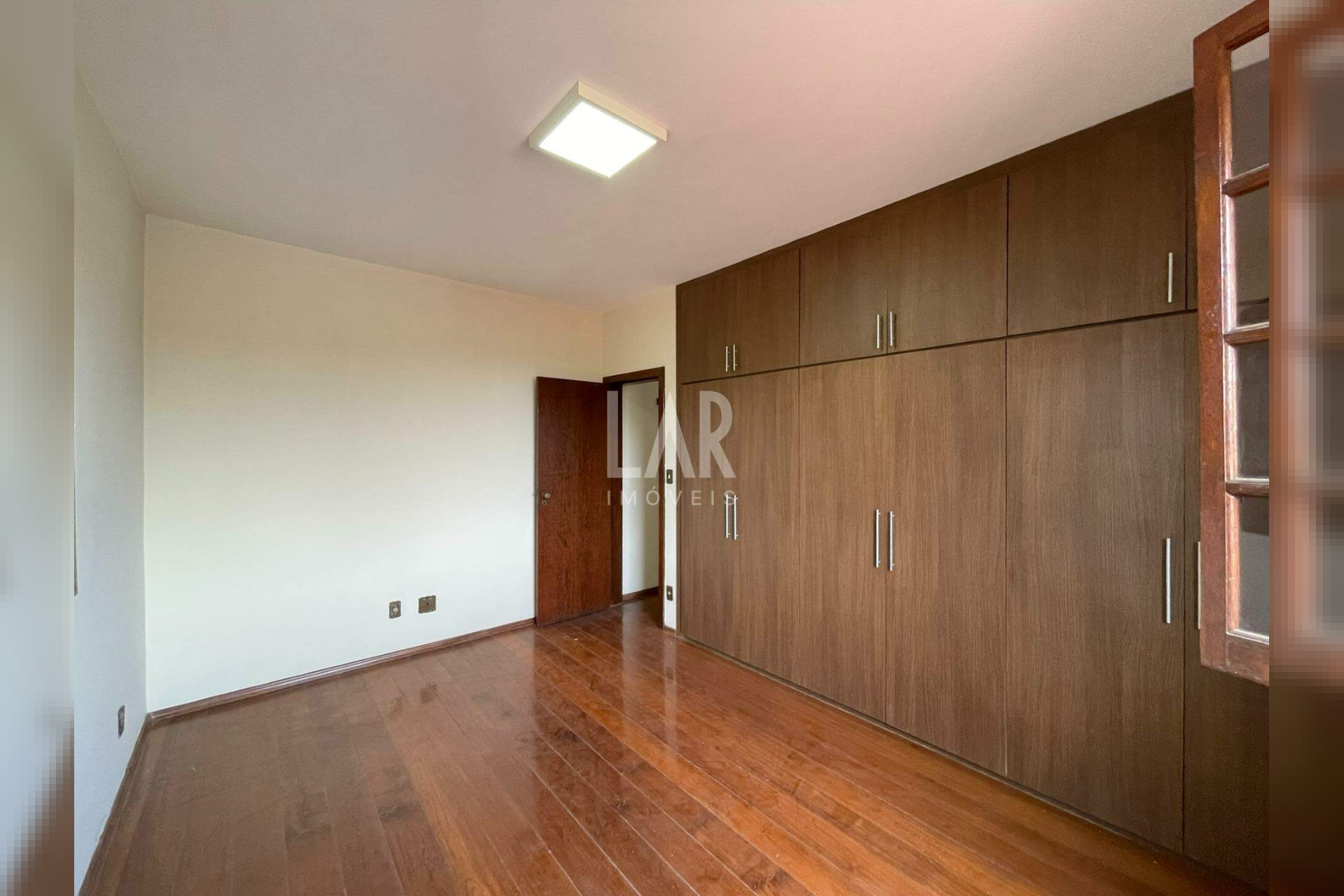 Casa de 4 quartos à venda, São Luiz, Belo Horizonte - MG