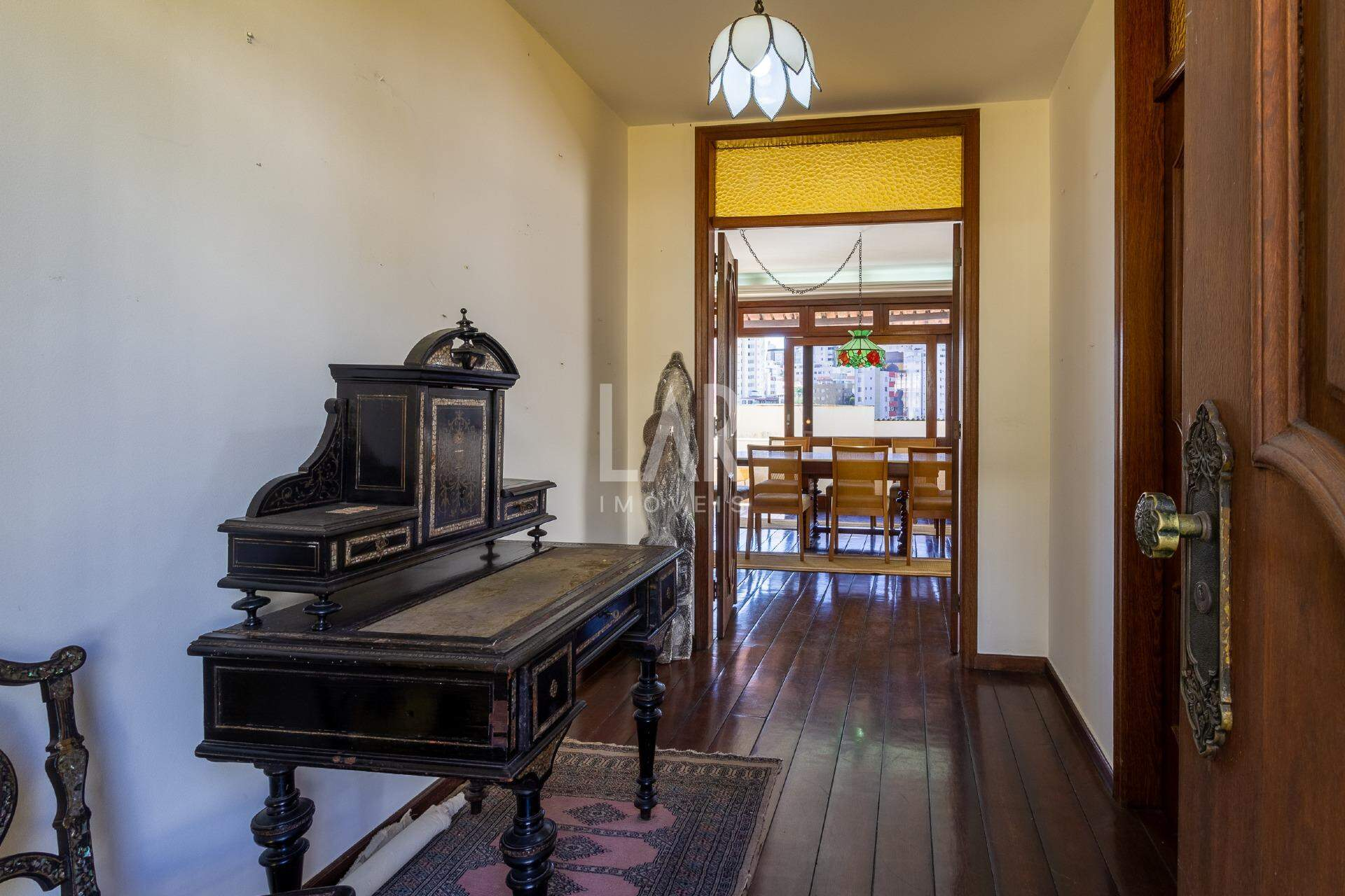 Casa de 6 quartos à venda, Coração de Jesus, Belo Horizonte - MG