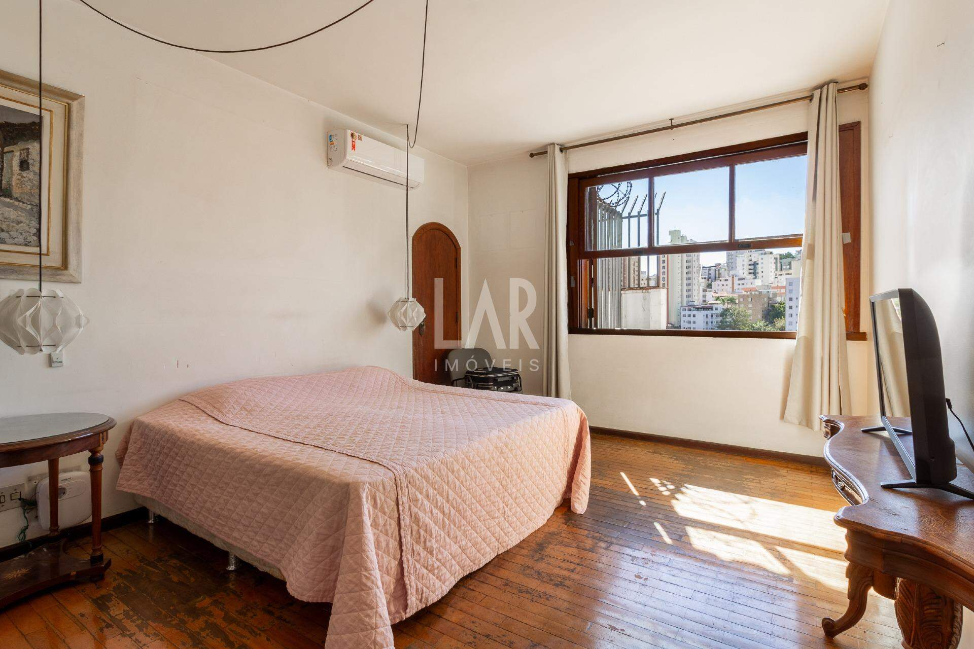 Casa de 6 quartos à venda, Coração de Jesus, Belo Horizonte - MG