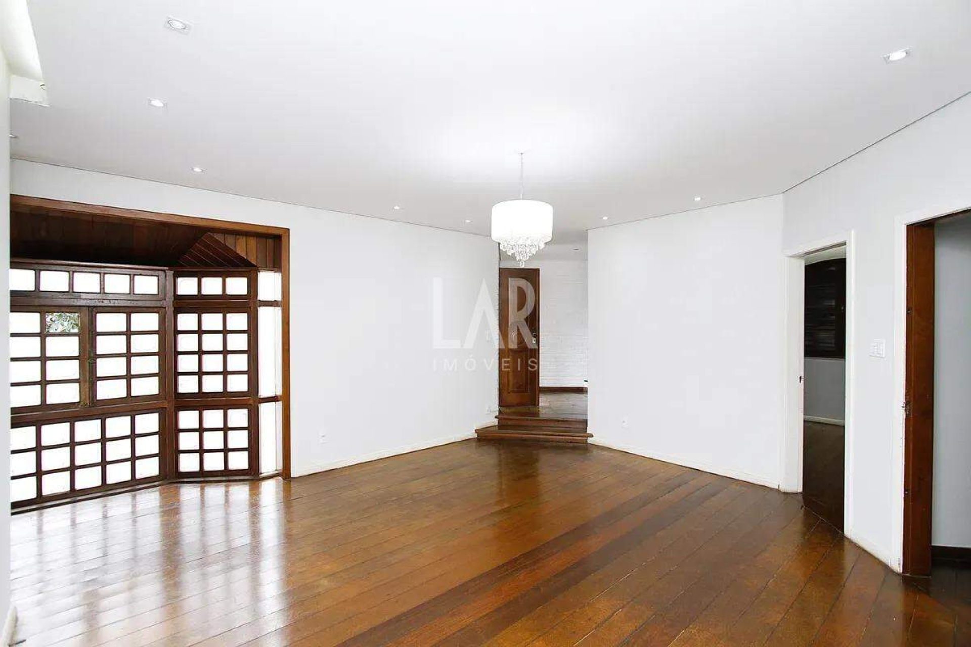 Casa de 4 quartos para alugar, Santa Lúcia, Belo Horizonte - MG