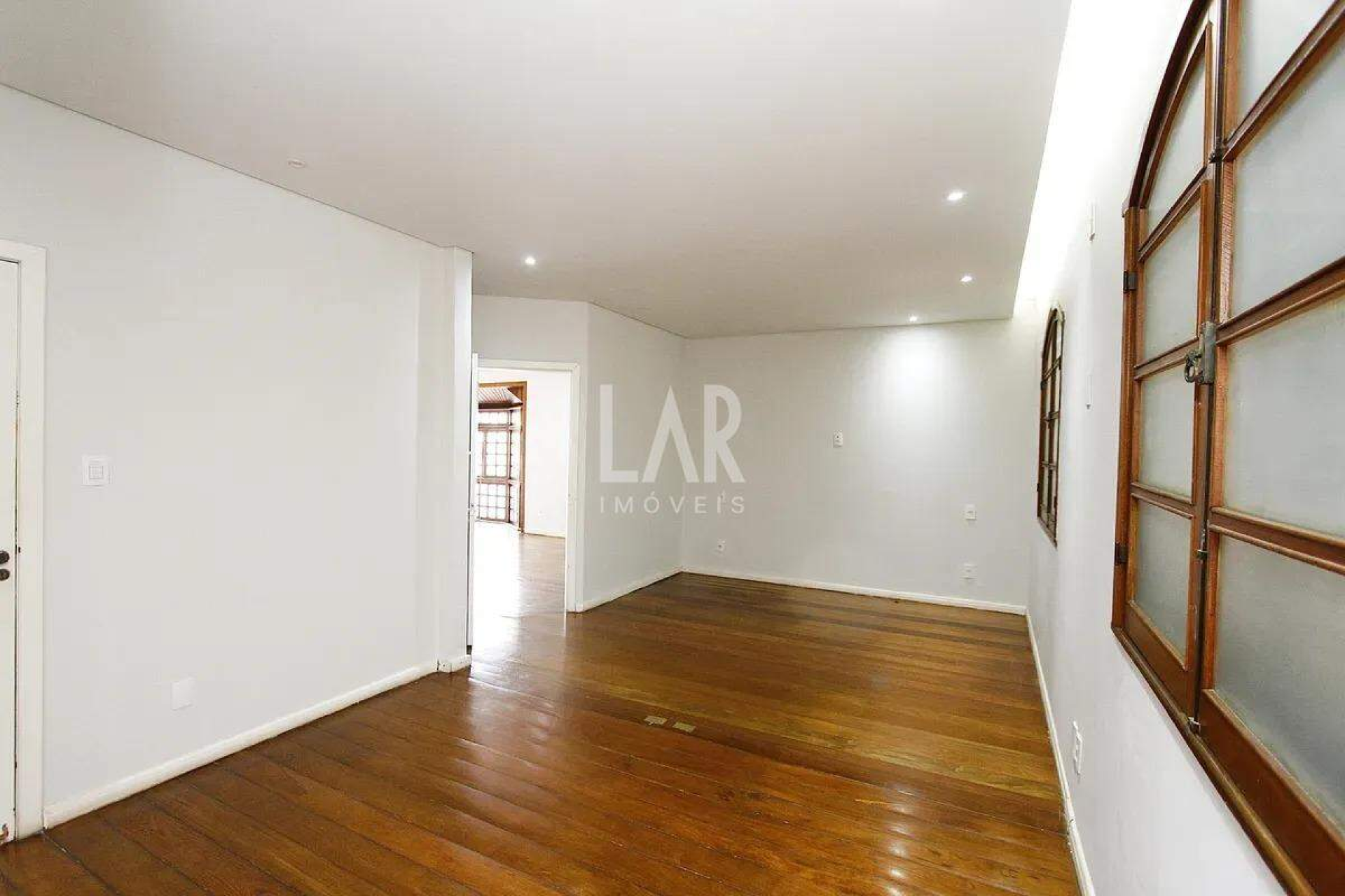 Casa de 4 quartos para alugar, Santa Lúcia, Belo Horizonte - MG